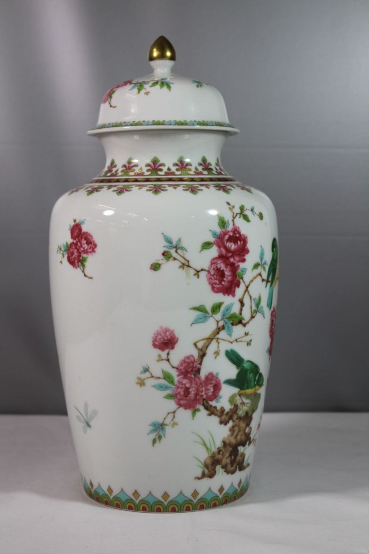 hohe Deckelvase, Kaiser, Dekor Taiwan, H-34cm. - Bild 3 aus 5