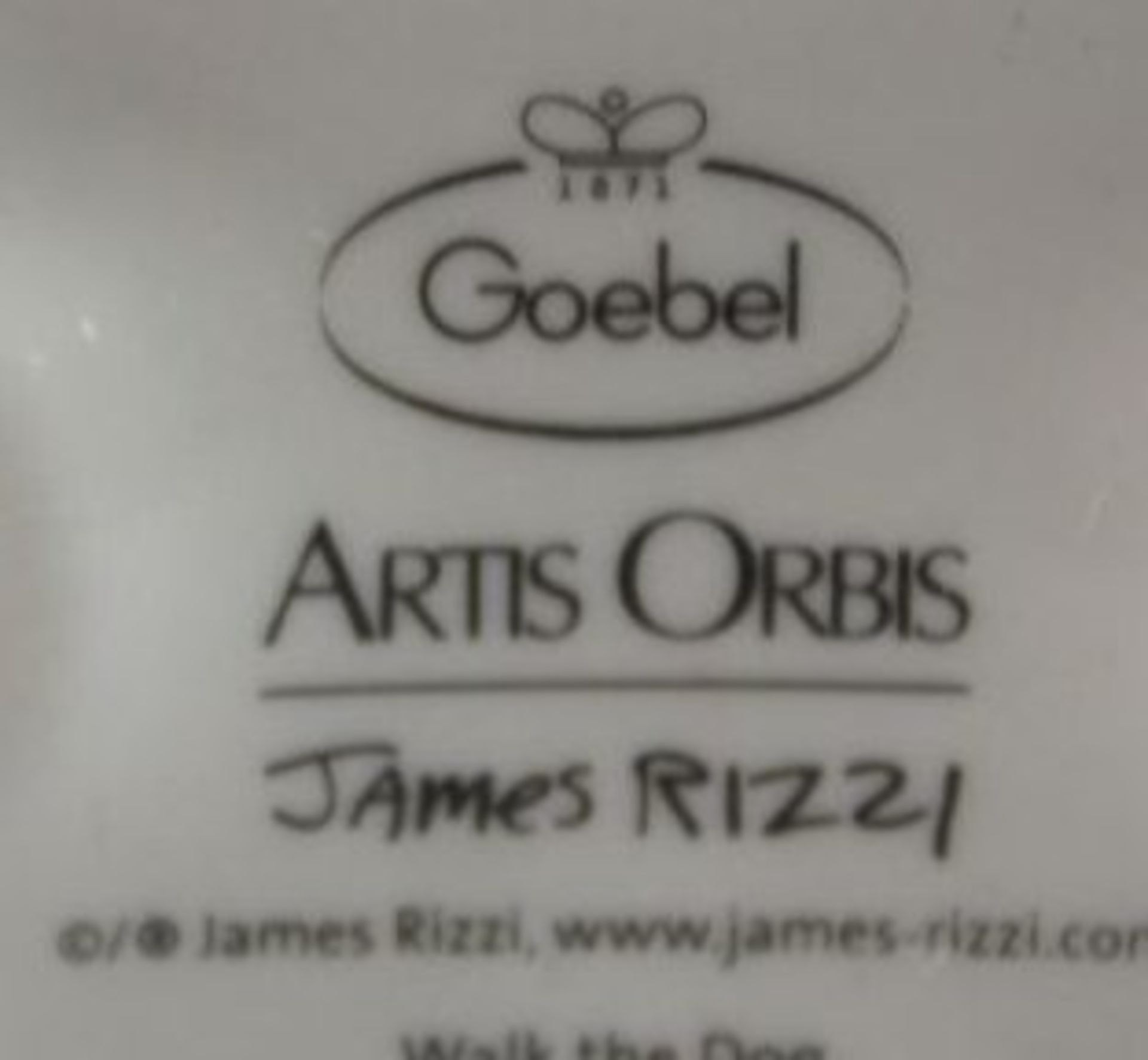 Goebel-Figur "Walk the Dog", Artis-Orbis, Entw. James Rizzi, orig. Karton, ca. H-13,5cm. - Image 4 of 4