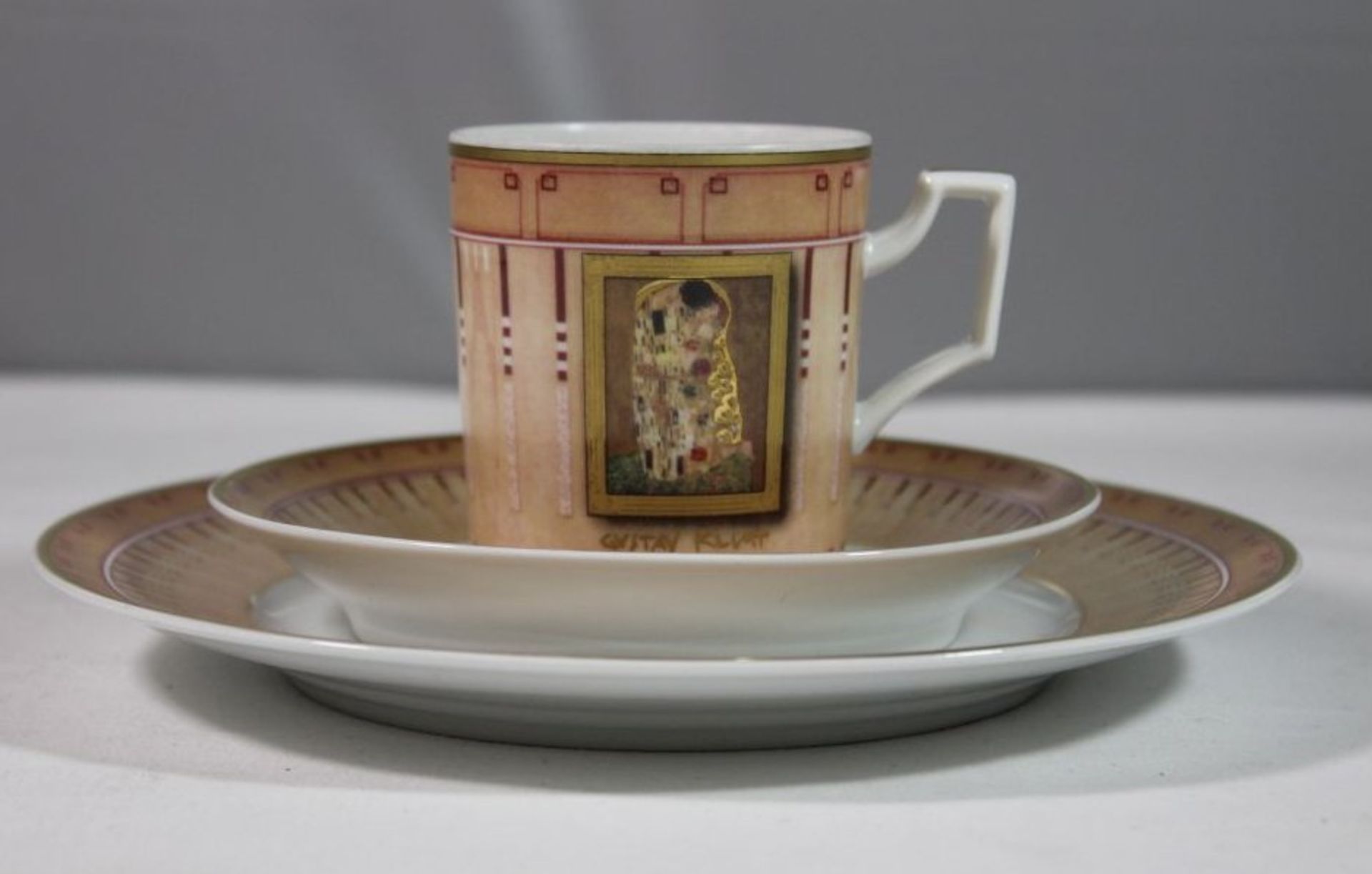 Gedeck, Goebel, Artis Orbis, Motiv von Gustav Klimt "Der Kuss", Tasse H-7cm. - Bild 2 aus 3