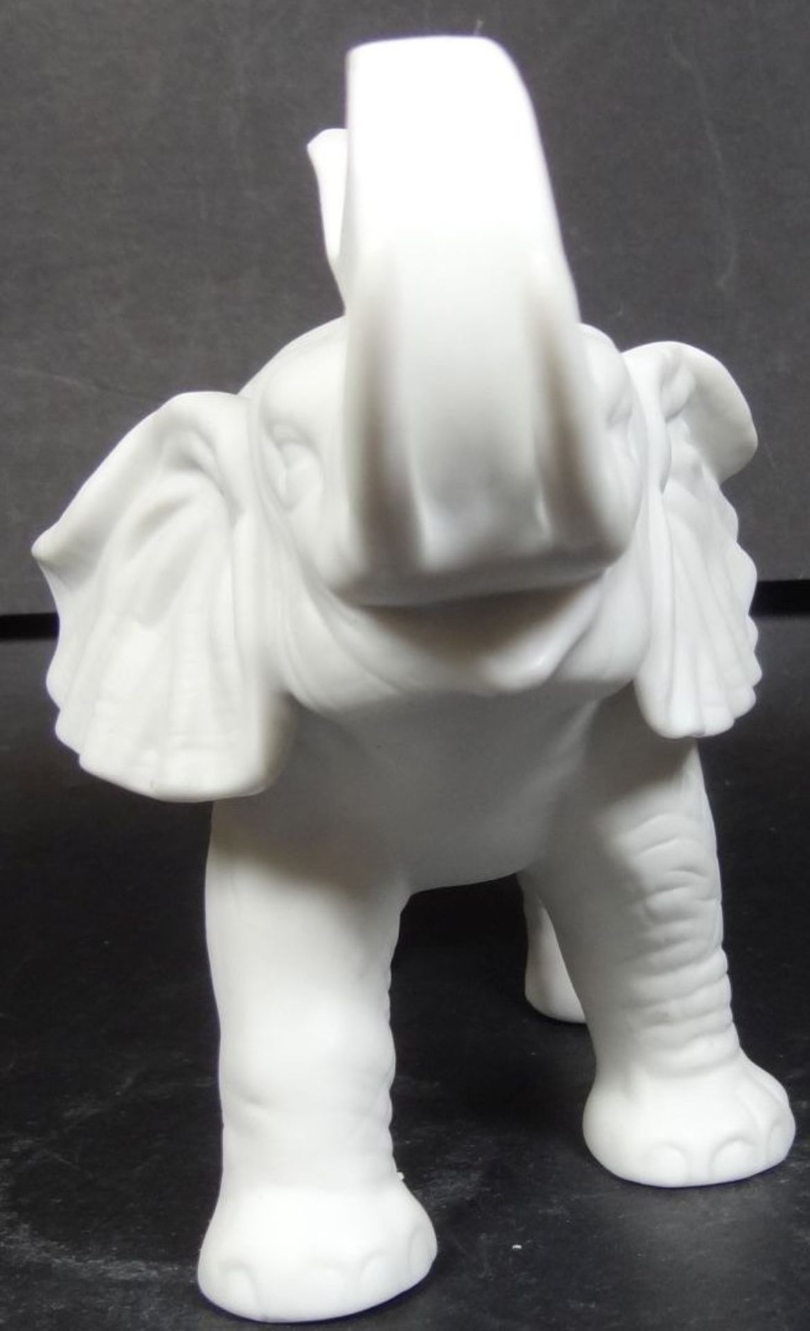 Rosenthal Elefant, weisses Bisquitporzellan, H-12 cm, L-17 cm - Bild 5 aus 6