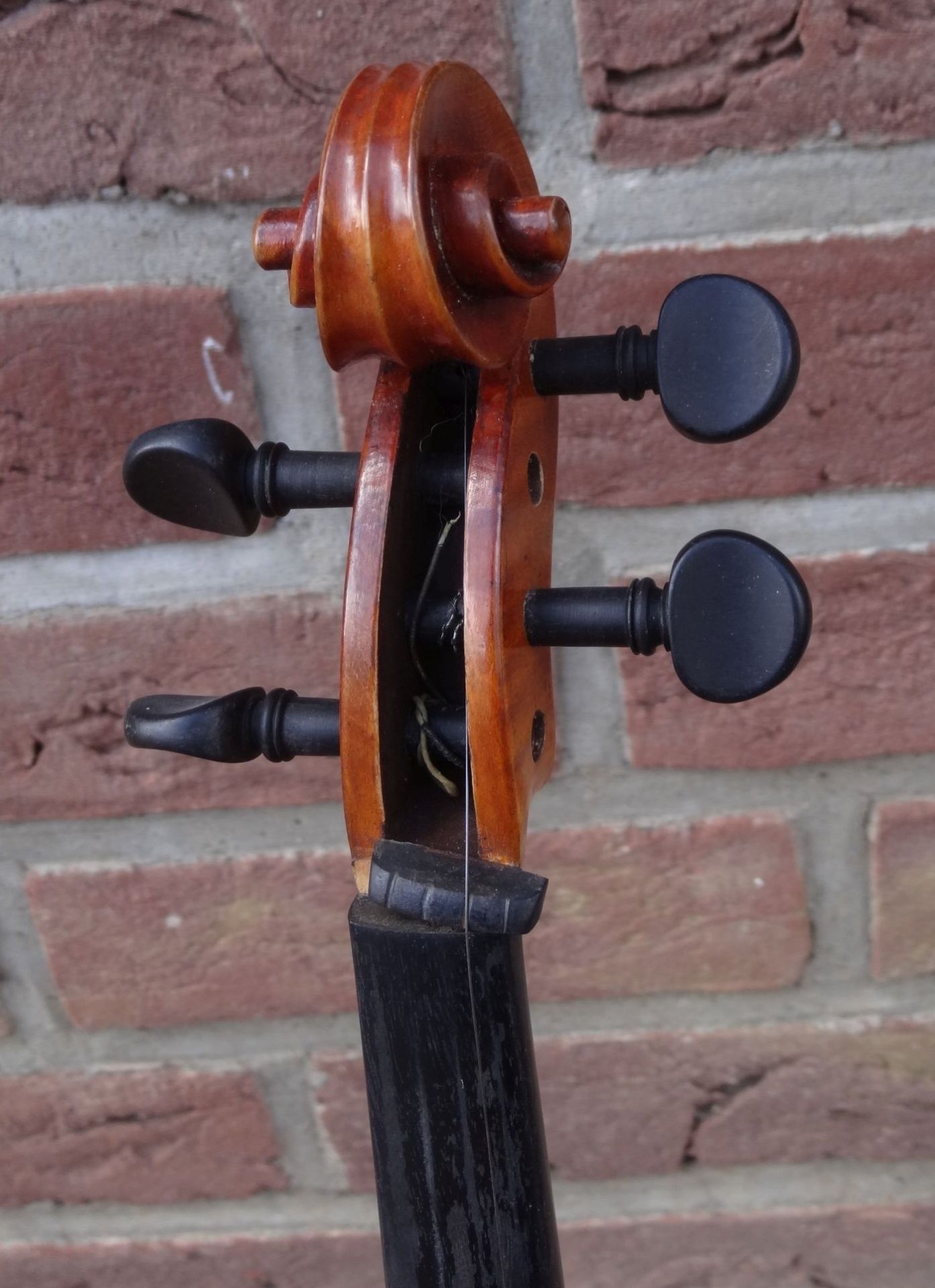 alte Geige mit Bogen in Koffer, gut erhalten, L-60 cm, - Image 4 of 10