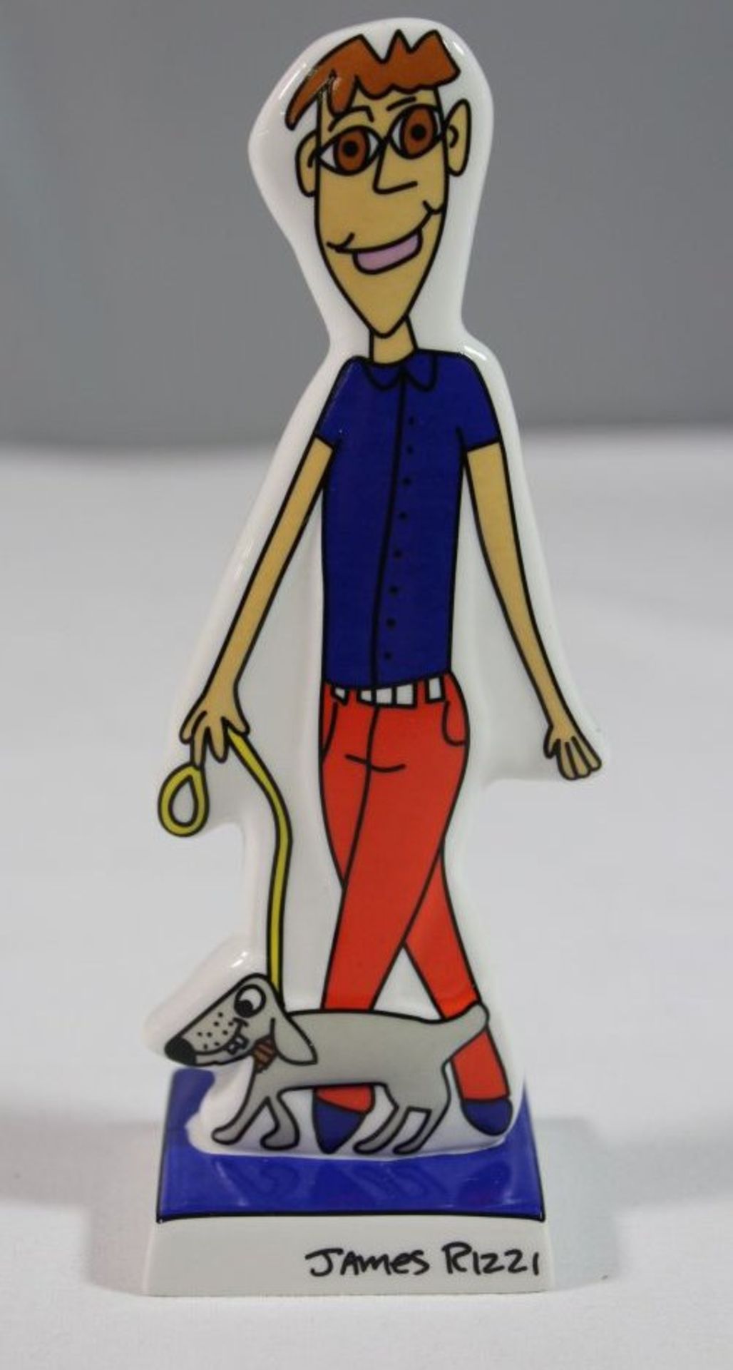 Goebel-Figur "Walk the Dog", Artis-Orbis, Entw. James Rizzi, orig. Karton, ca. H-13,5cm. - Image 2 of 4