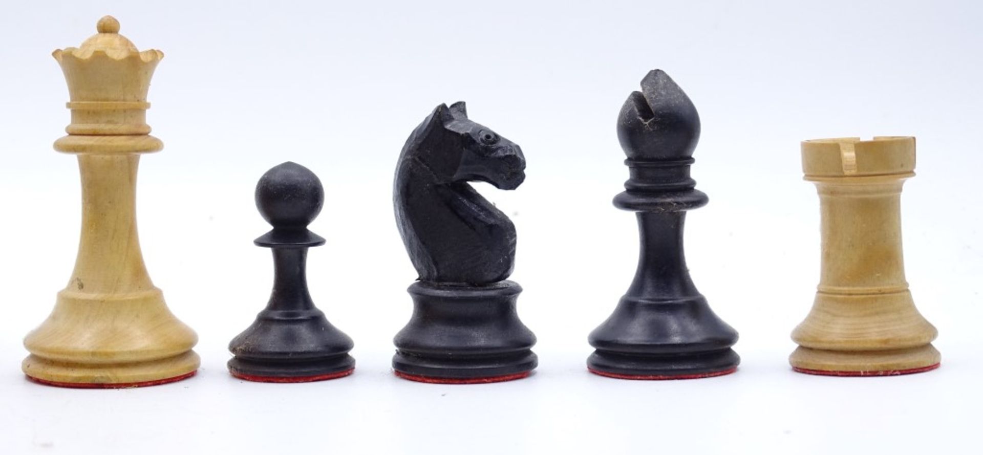 Schachfiguren in Holzschachtel,32 Figuren - Bild 2 aus 3