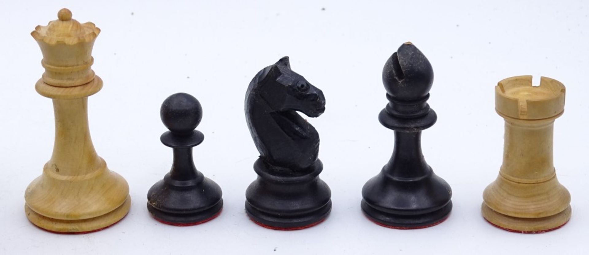 Schachfiguren in Holzschachtel,32 Figuren - Bild 3 aus 3