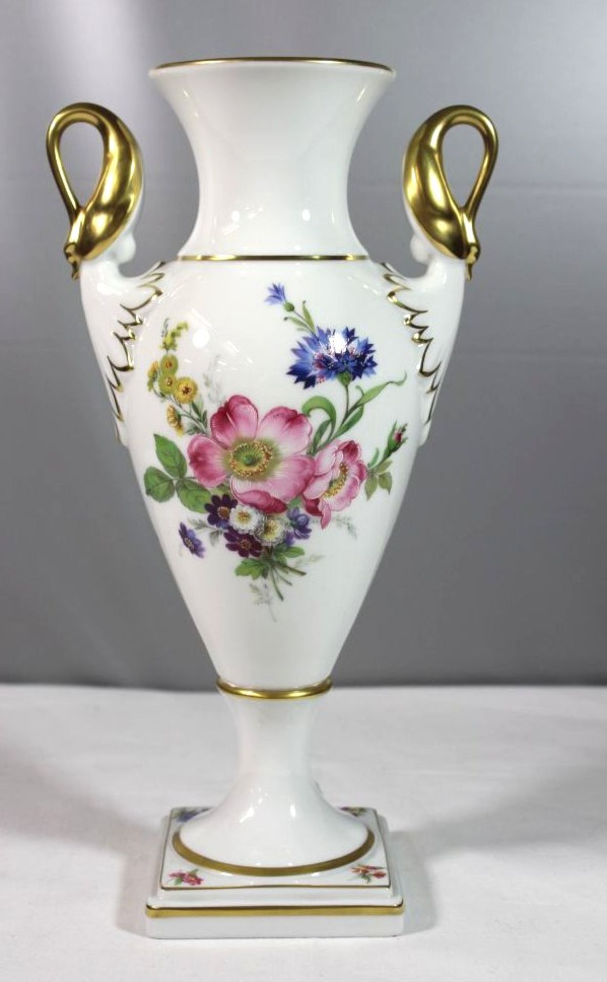 Schwanenhalshenkel-Vase, Kaiser, Dekor Gloria, H-29cm.