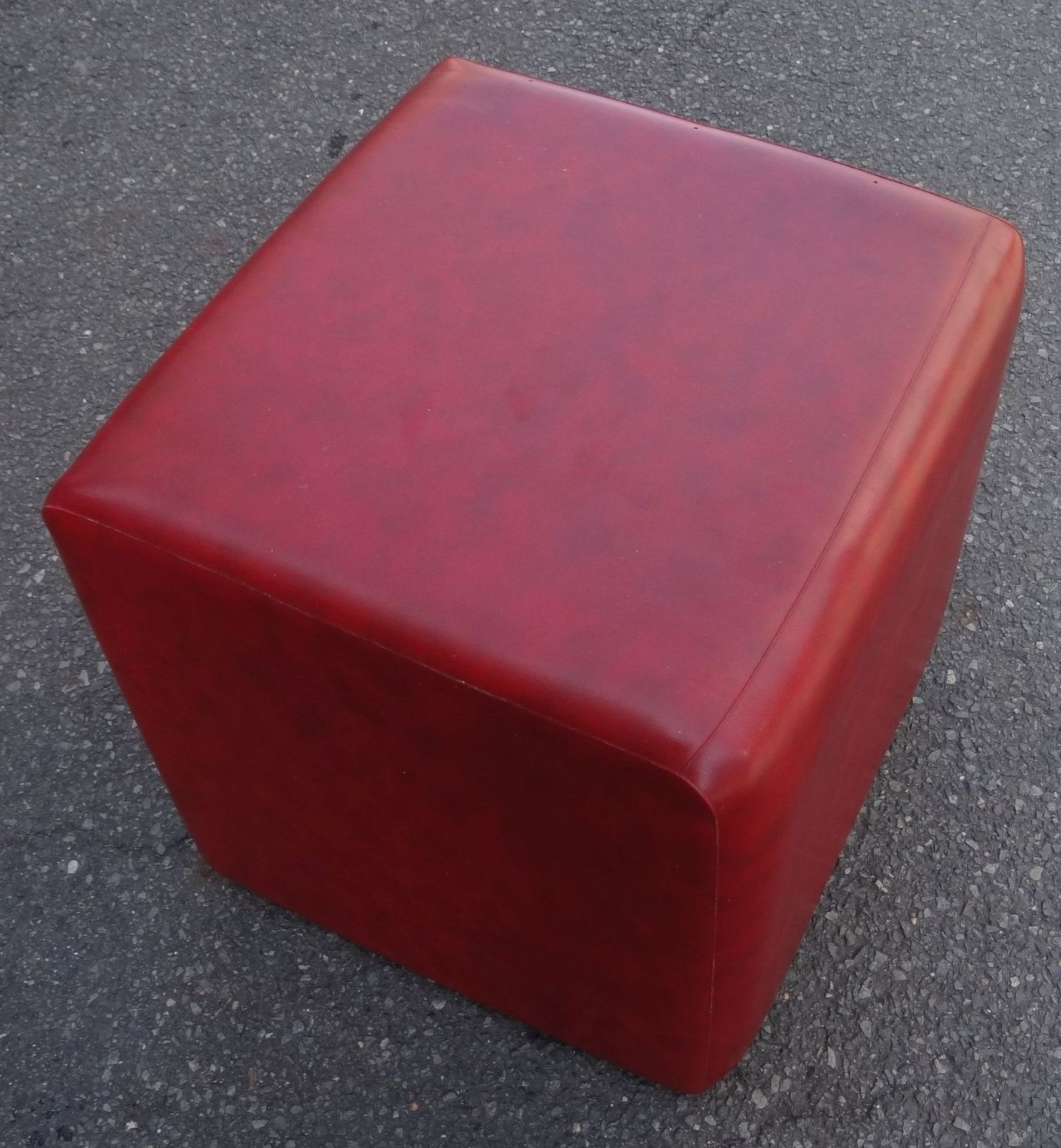 60-er J. Sitzwürfel, rotes Leder, 38x38x38 c - Bild 2 aus 4