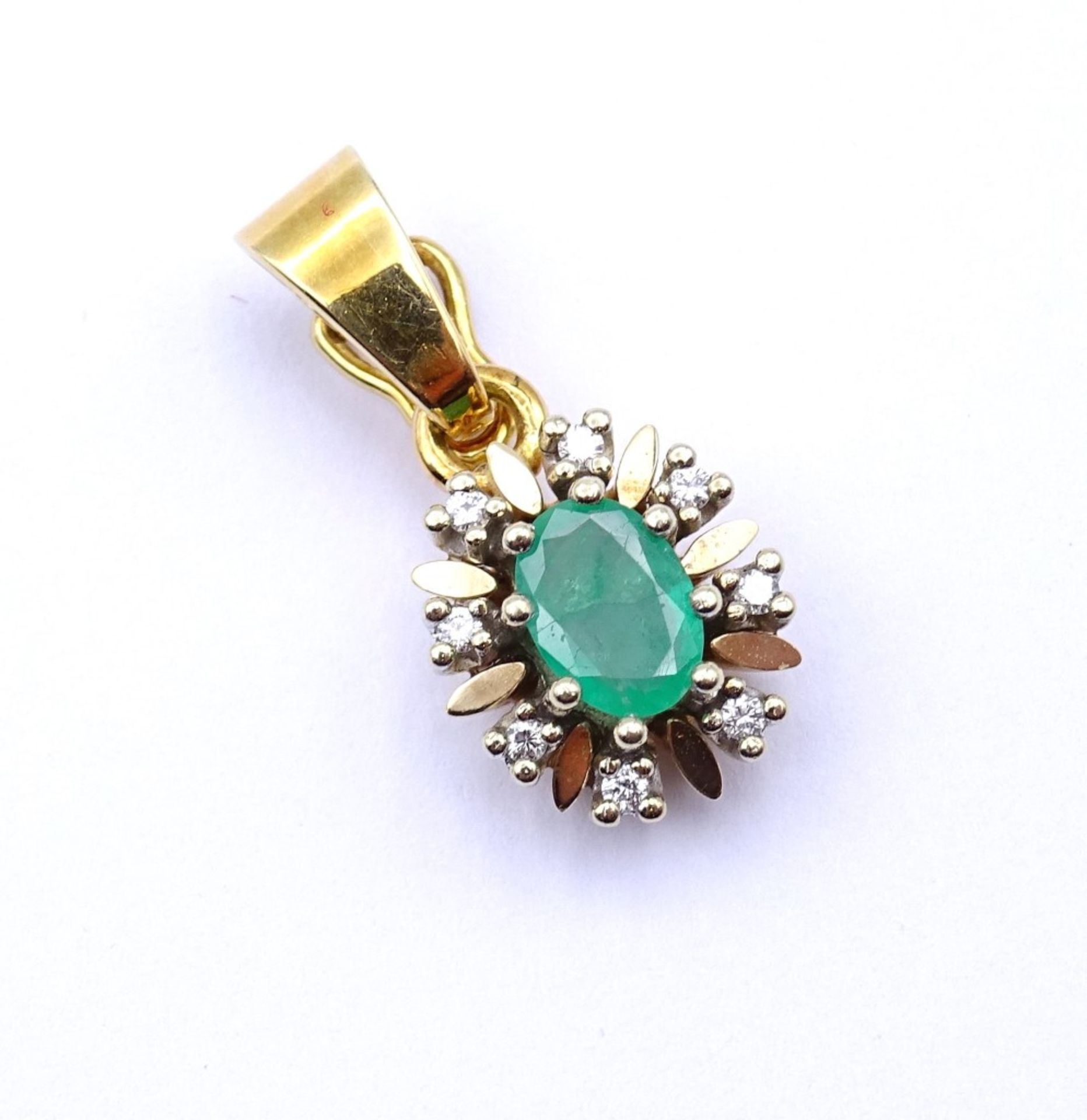 Smaragd-Diamant-Anhänger in Bicolor Gold 585/000, 4,1gr.,L-2,4cm, zus.ca.0,08ct""""