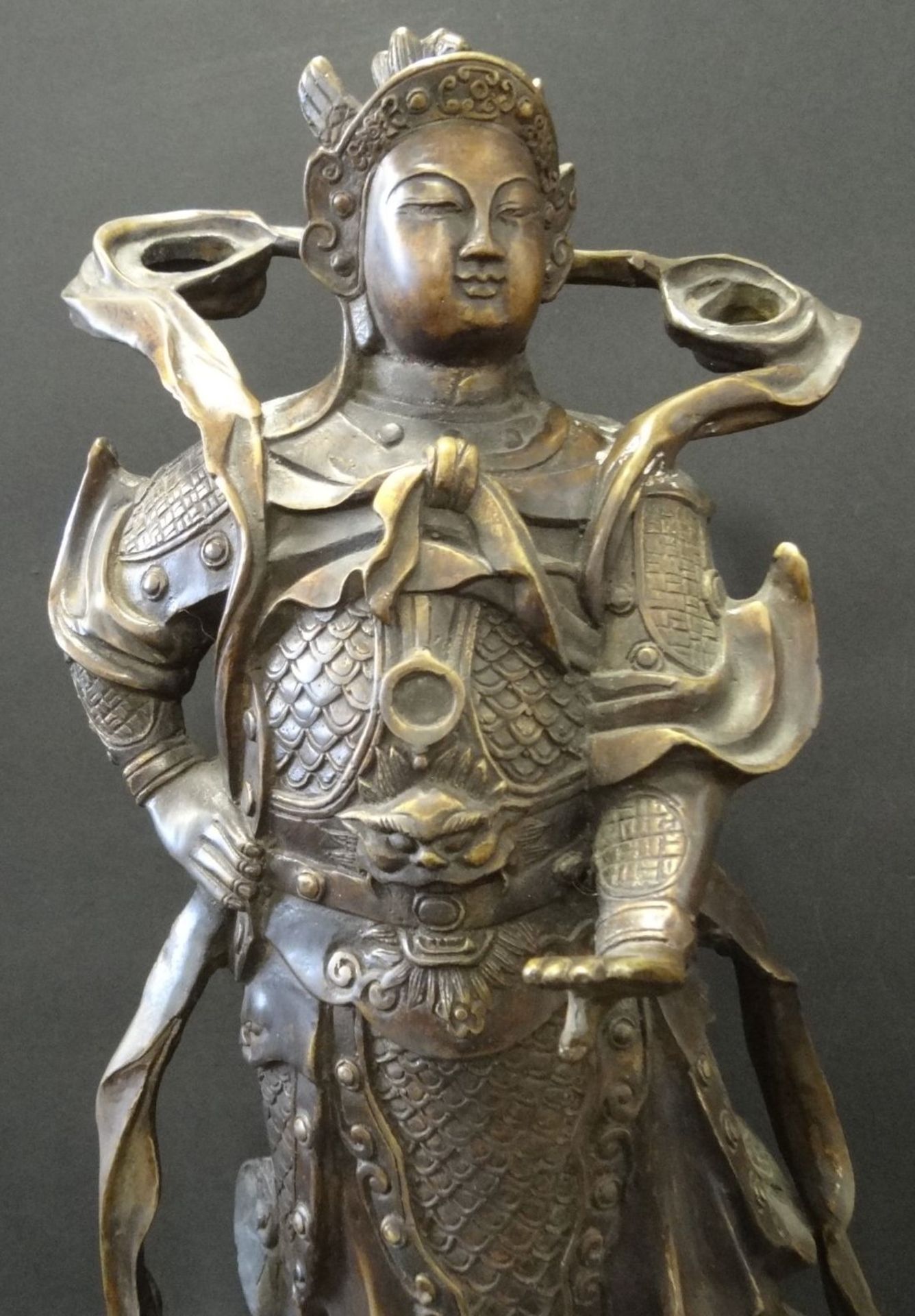Bronze-Figur eines Adligen, China, Hohlbronze gefüllt, H-43 c"""" - Bild 3 aus 8