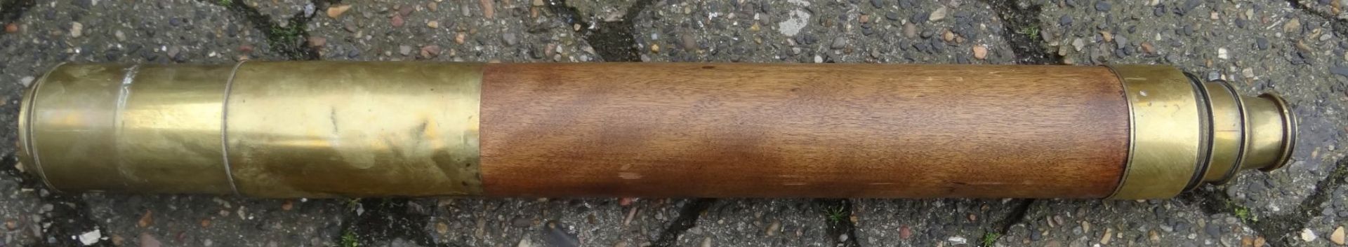 altes, grosses Messing-Fernrohr "G.Bradford" London, mit Holzgriff, L-68 cm,starke Alters-u. - Bild 2 aus 6