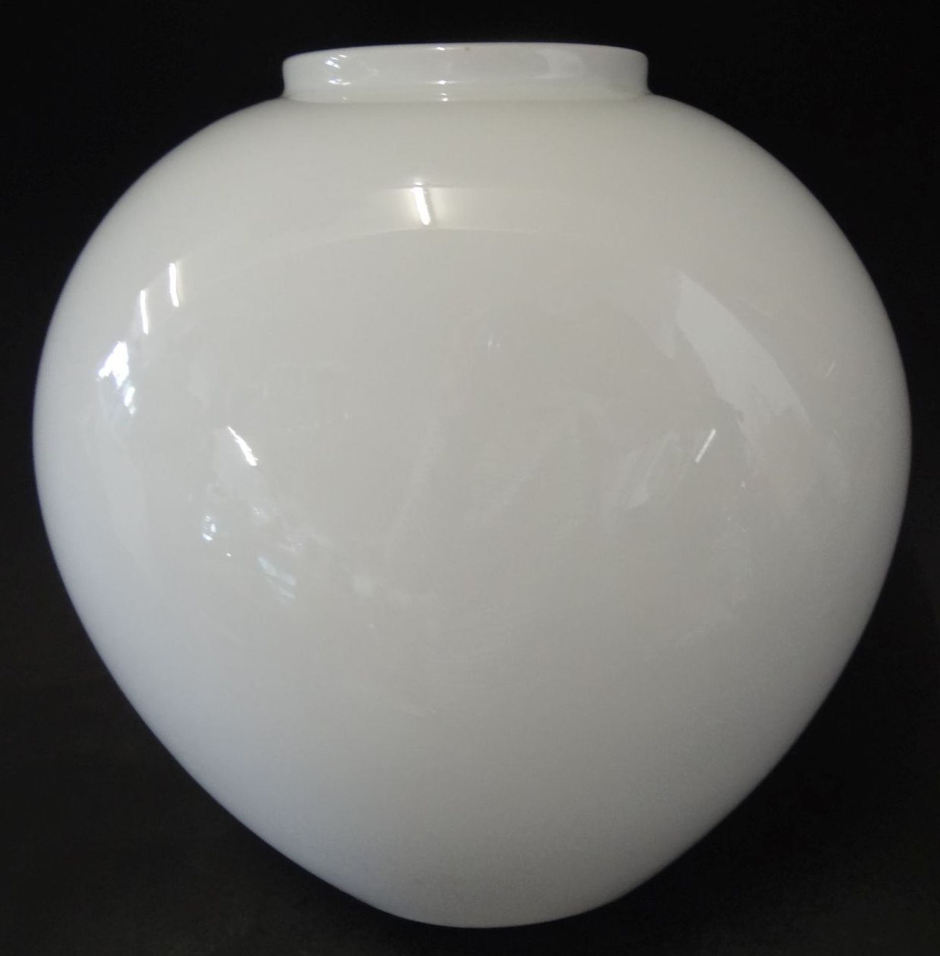 ovoide Vase "KPM" Berlin, Weiss, H-19 cm, B-19 cm"""" - Image 4 of 6