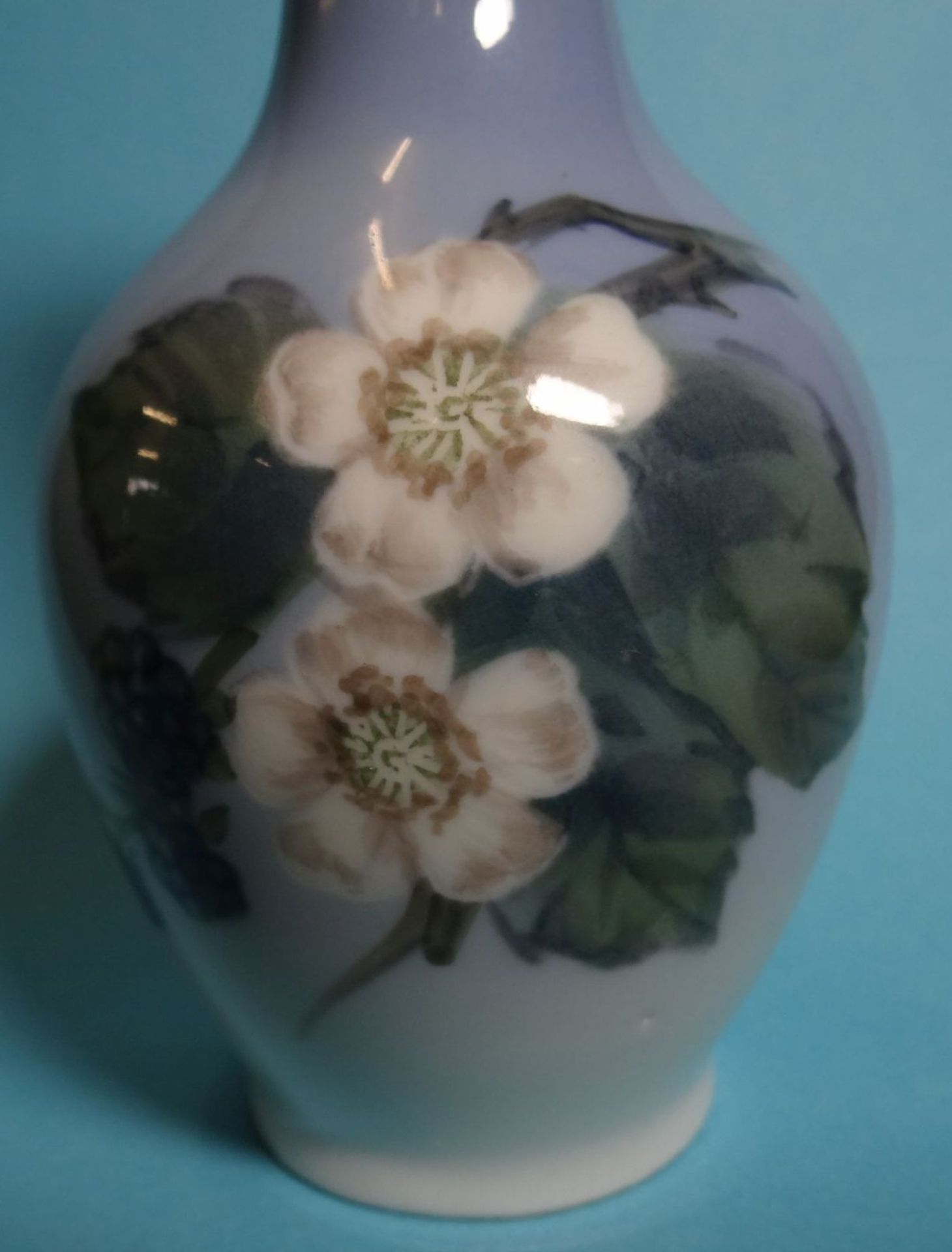 kl. Vase "Royal Copenhagen" floral bemalt, H-14 cm"""" - Image 2 of 4