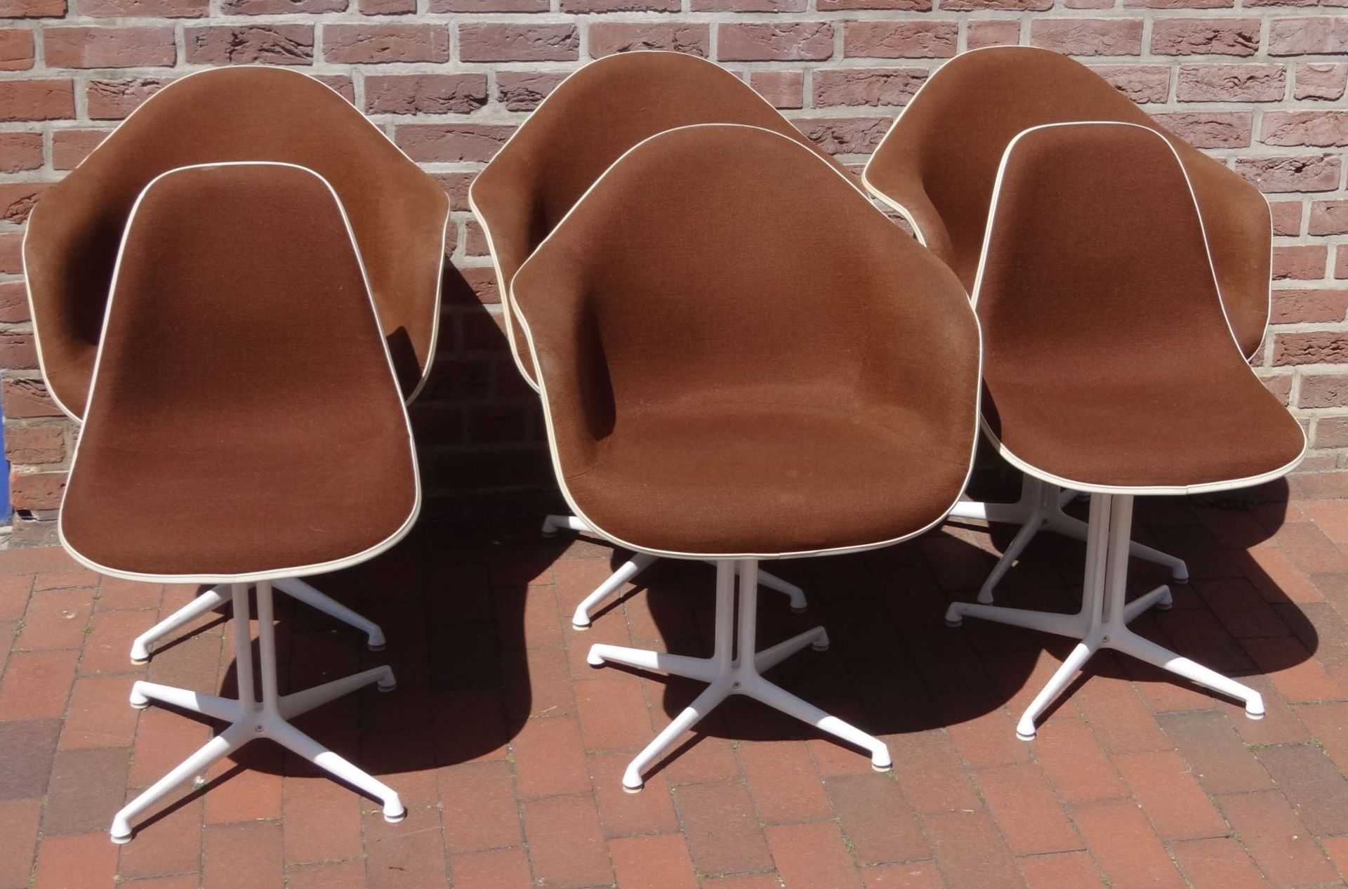 Charles & Ray Eames for Herman Miller (Fehlbaum production) Tischgruppe mit 6 Stühlen, davon 4x - Bild 10 aus 10