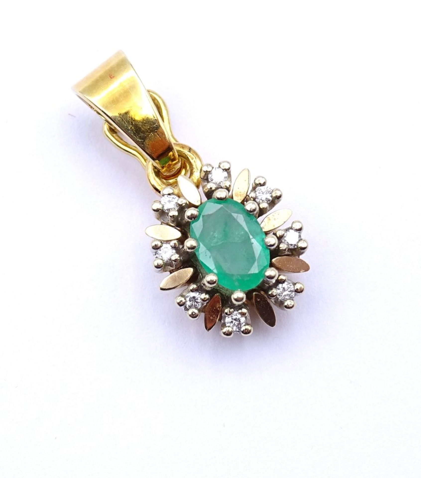 Smaragd-Diamant-Anhänger in Bicolor Gold 585/000, 4,1gr.,L-2,4cm, zus.ca.0,08ct"""" - Image 4 of 5