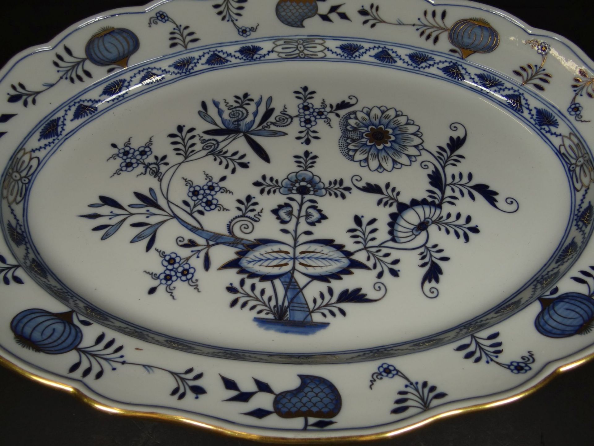 grosse ovale Schale "Meissen", Zwiebelmuster mit Gold, 52x37 cm, Knaufschwerter, 1.Wahl - Image 4 of 6