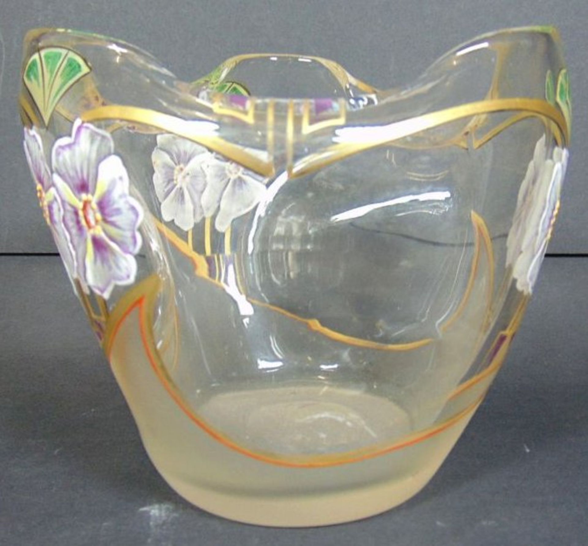 Jugendstil-Vase mit Emaille Blumenmalerei, dreifach gedrückt, H-11 cm, D-12 c - Bild 3 aus 5