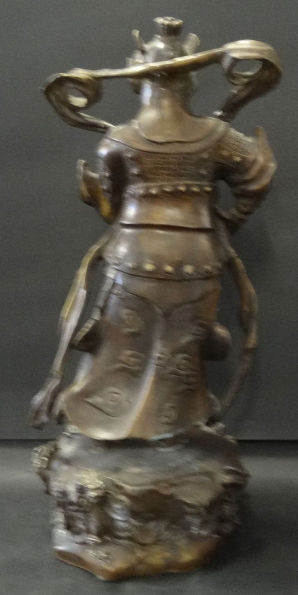 Bronze-Figur eines Adligen, China, Hohlbronze gefüllt, H-43 c"""" - Bild 5 aus 8