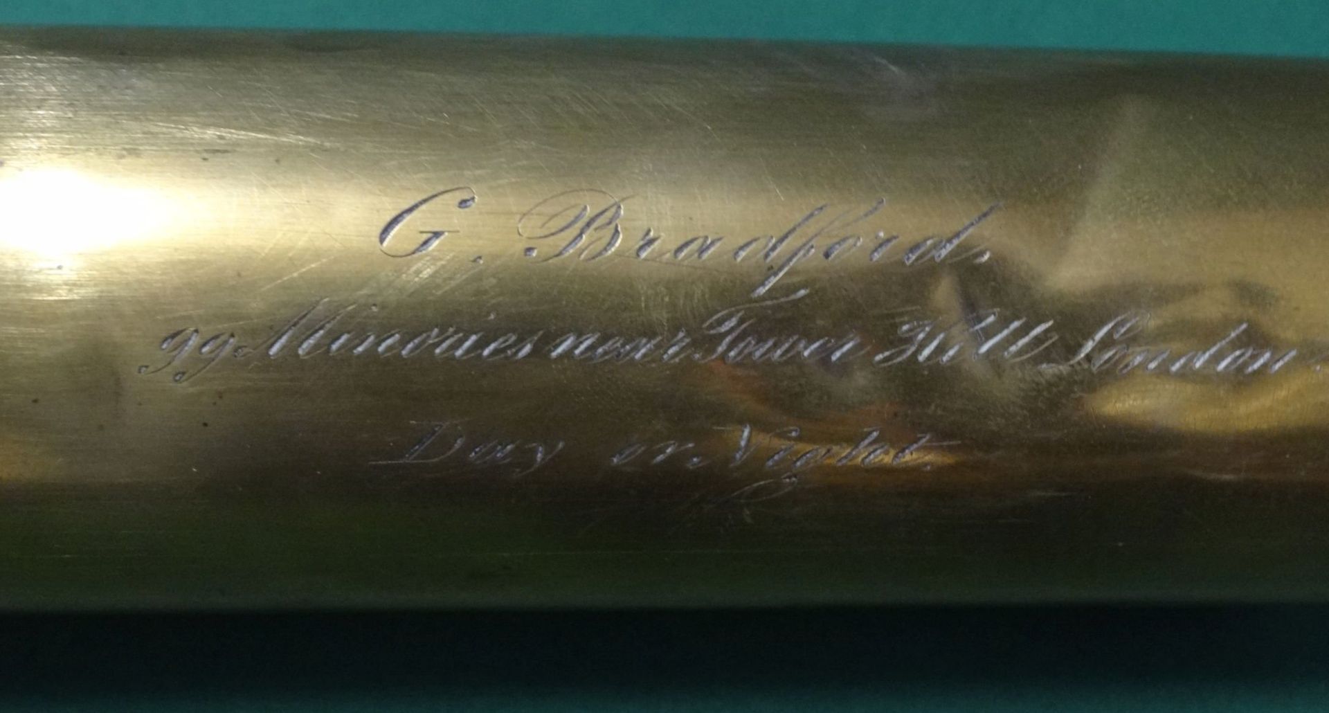 altes, grosses Messing-Fernrohr "G.Bradford" London, mit Holzgriff, L-68 cm,starke Alters-u. - Bild 6 aus 6