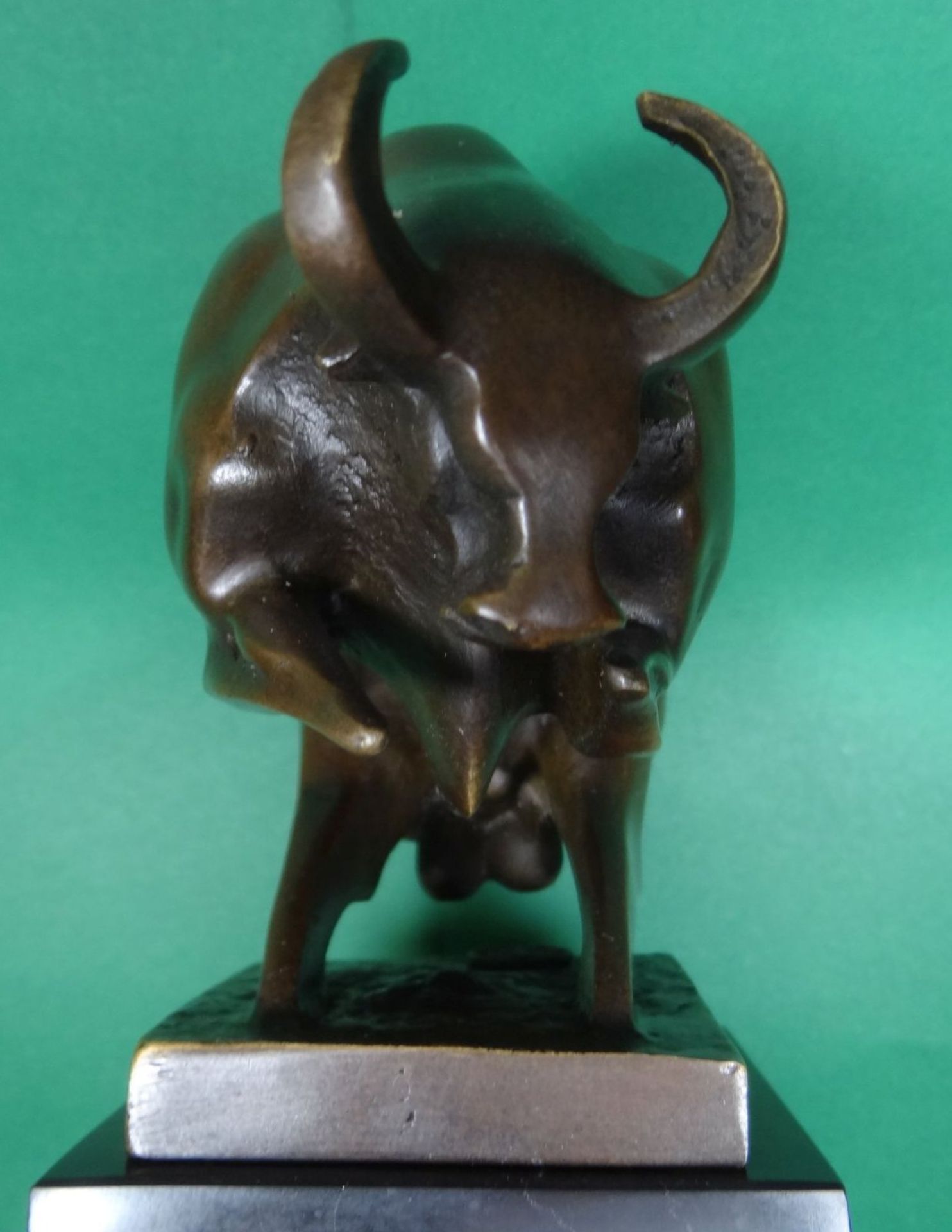 Bronze-Stier auf Marmorsockel, signiert Milo, H-19 cm, B-18 cm"""" - Bild 7 aus 7