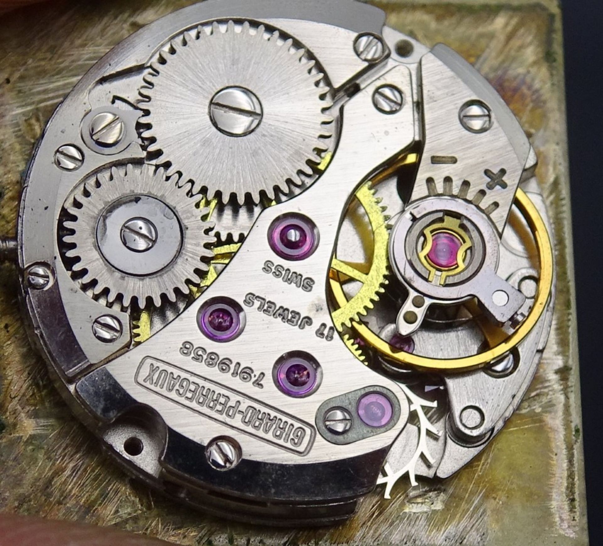 Unisex Armbanduhr "Girard Perregaux,mechanisch,Werk läuft,Gehäuse 21,5x21,5mm,Faltschließe fe - Bild 3 aus 3