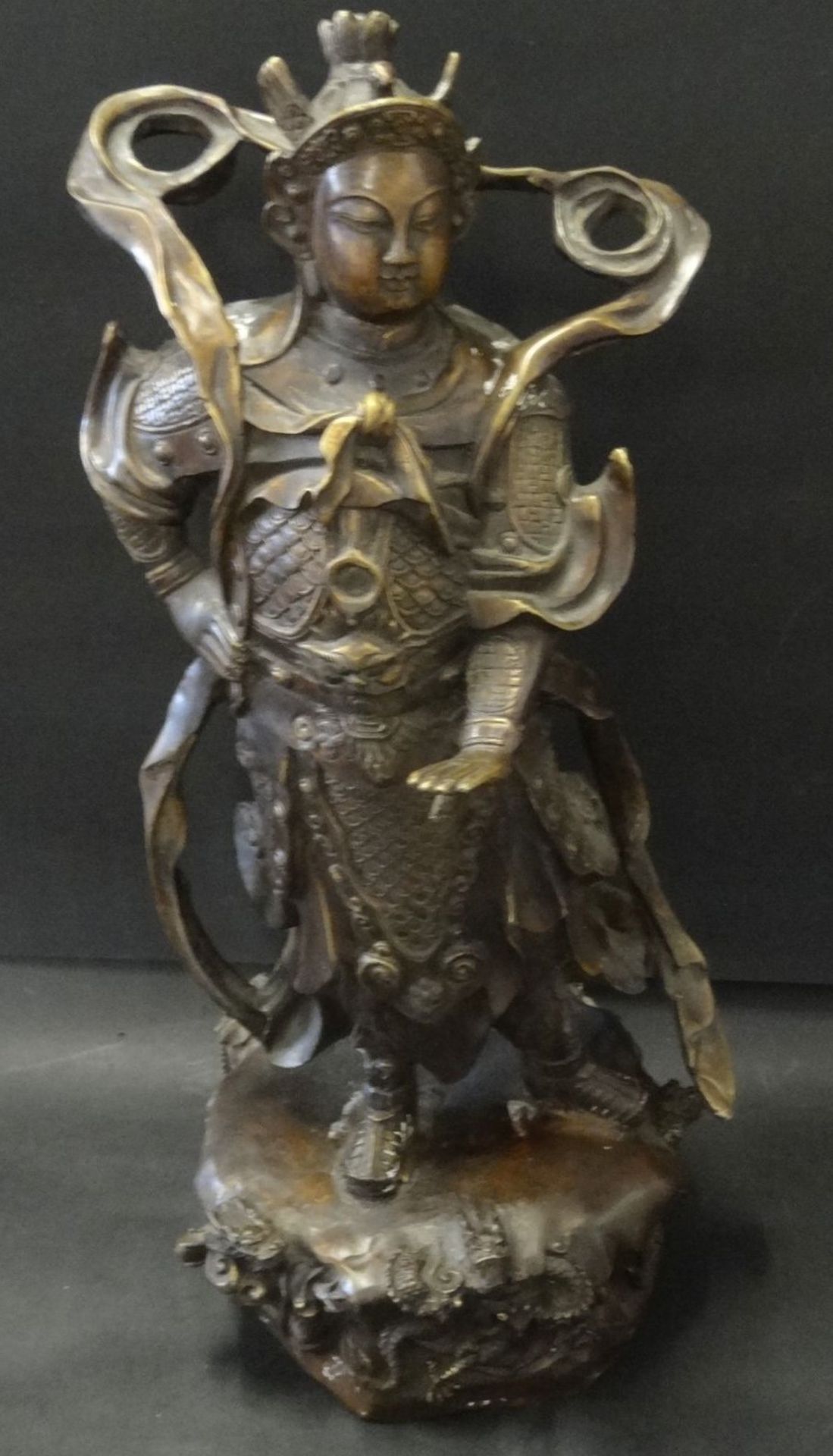 Bronze-Figur eines Adligen, China, Hohlbronze gefüllt, H-43 c"""" - Bild 2 aus 8