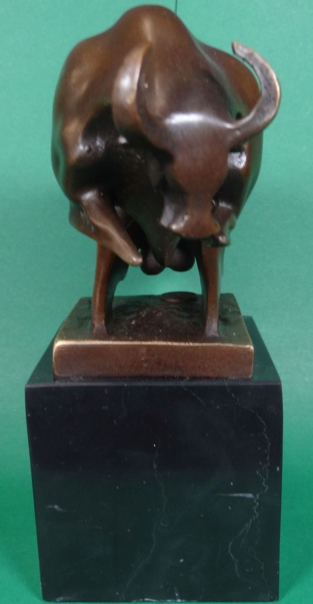 Bronze-Stier auf Marmorsockel, signiert Milo, H-19 cm, B-18 cm"""" - Bild 3 aus 7