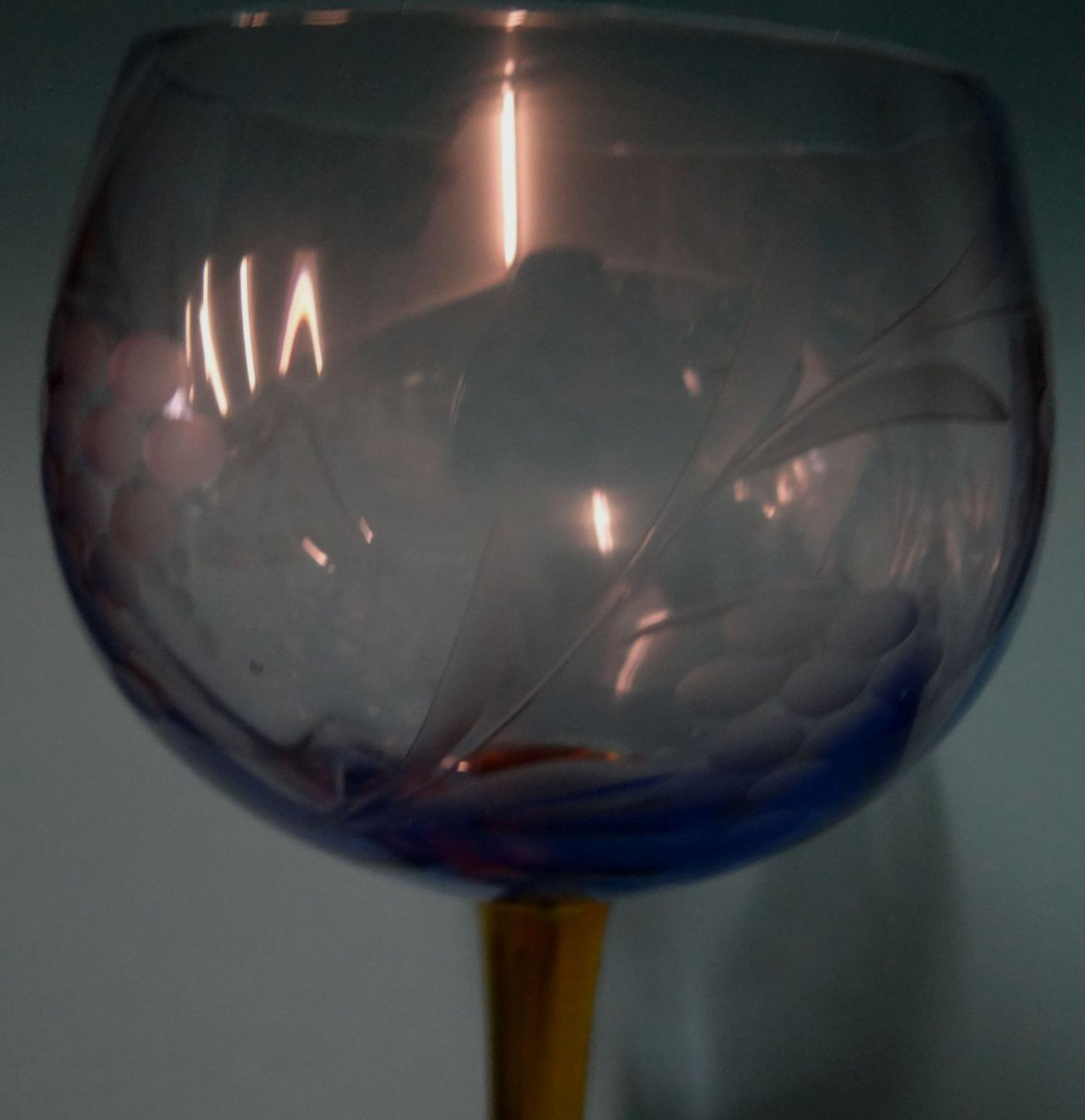 4x Weingläser mit hellblauer Kuppa, Traubenschliff, H-17 c"""" - Bild 5 aus 5