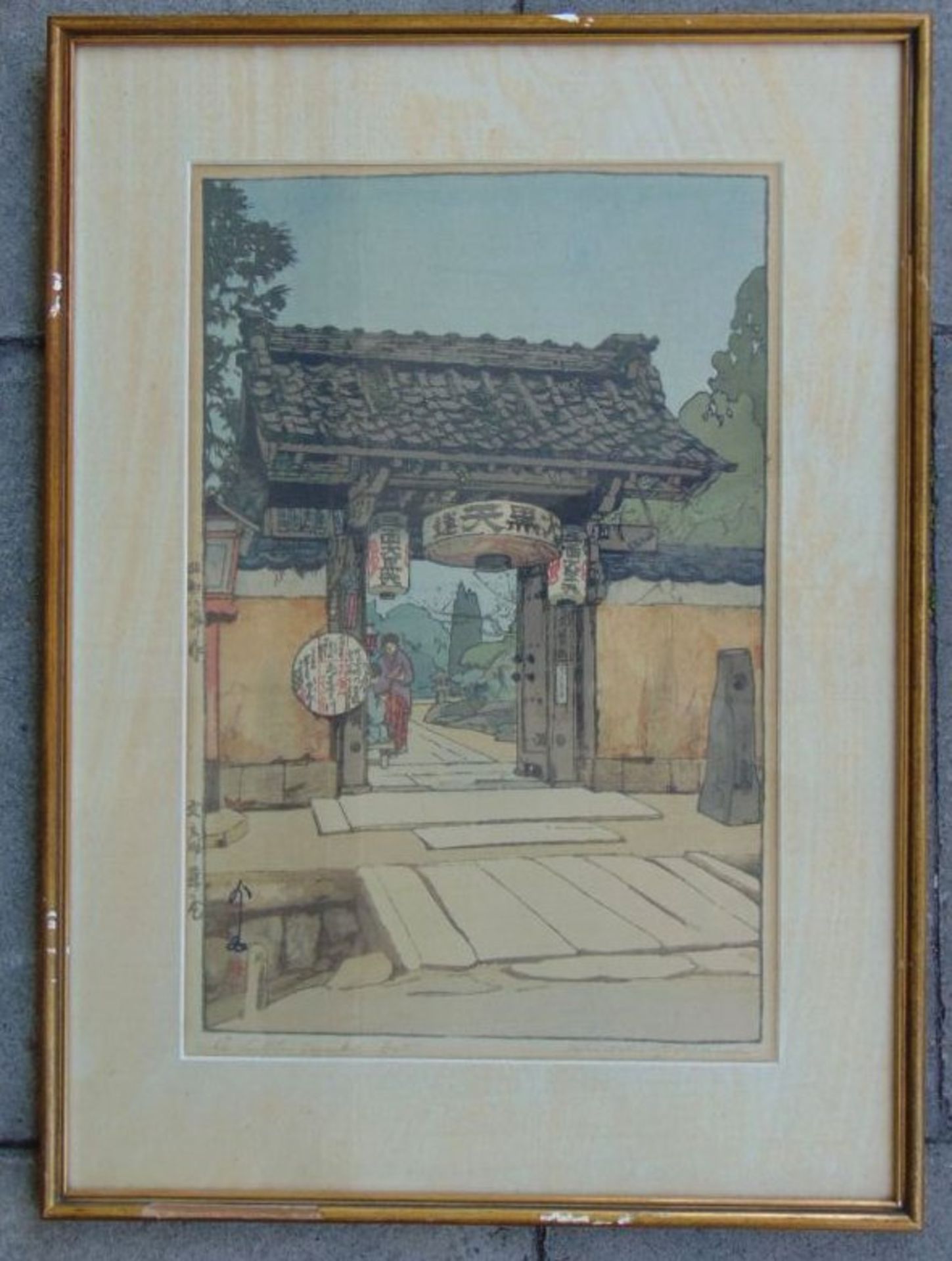 Hiroshi YOSHIDA (1876-1950) , Hofeingang, Farbholzschnitt, ger/Glas, RG 52x38 cm