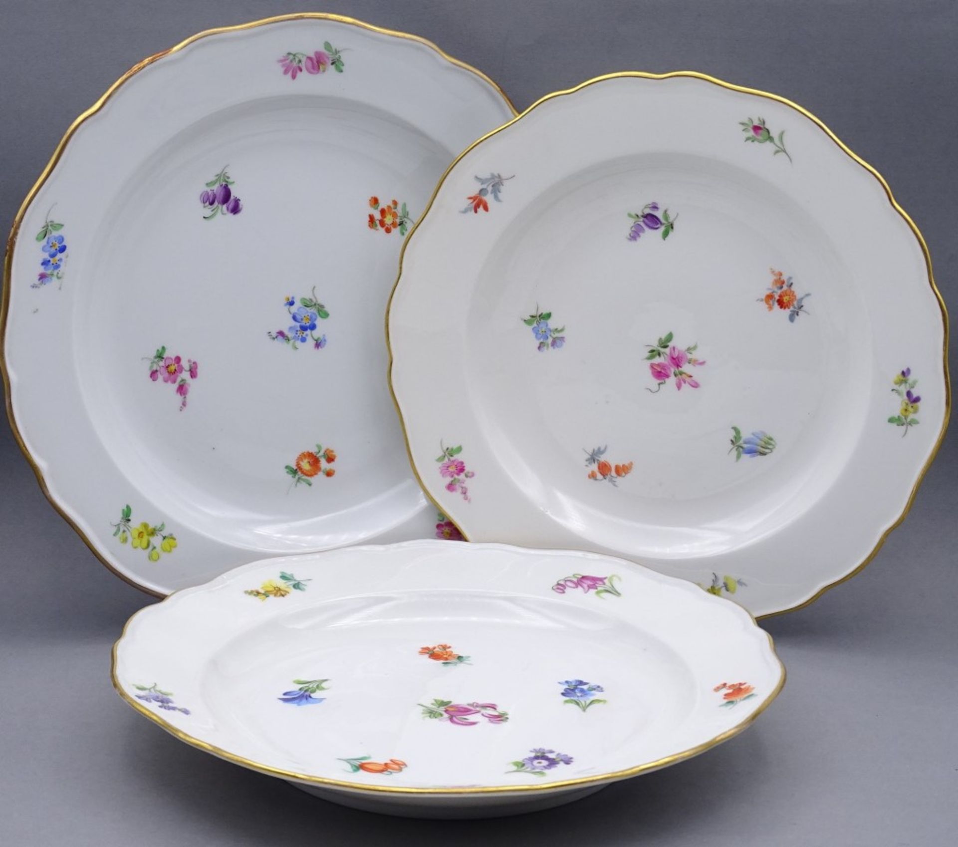 3x Teller "Meissen",Streublümchen Dekor,vor 1900,d-19,5-21cm,Schwertermarke,1.Wah""""