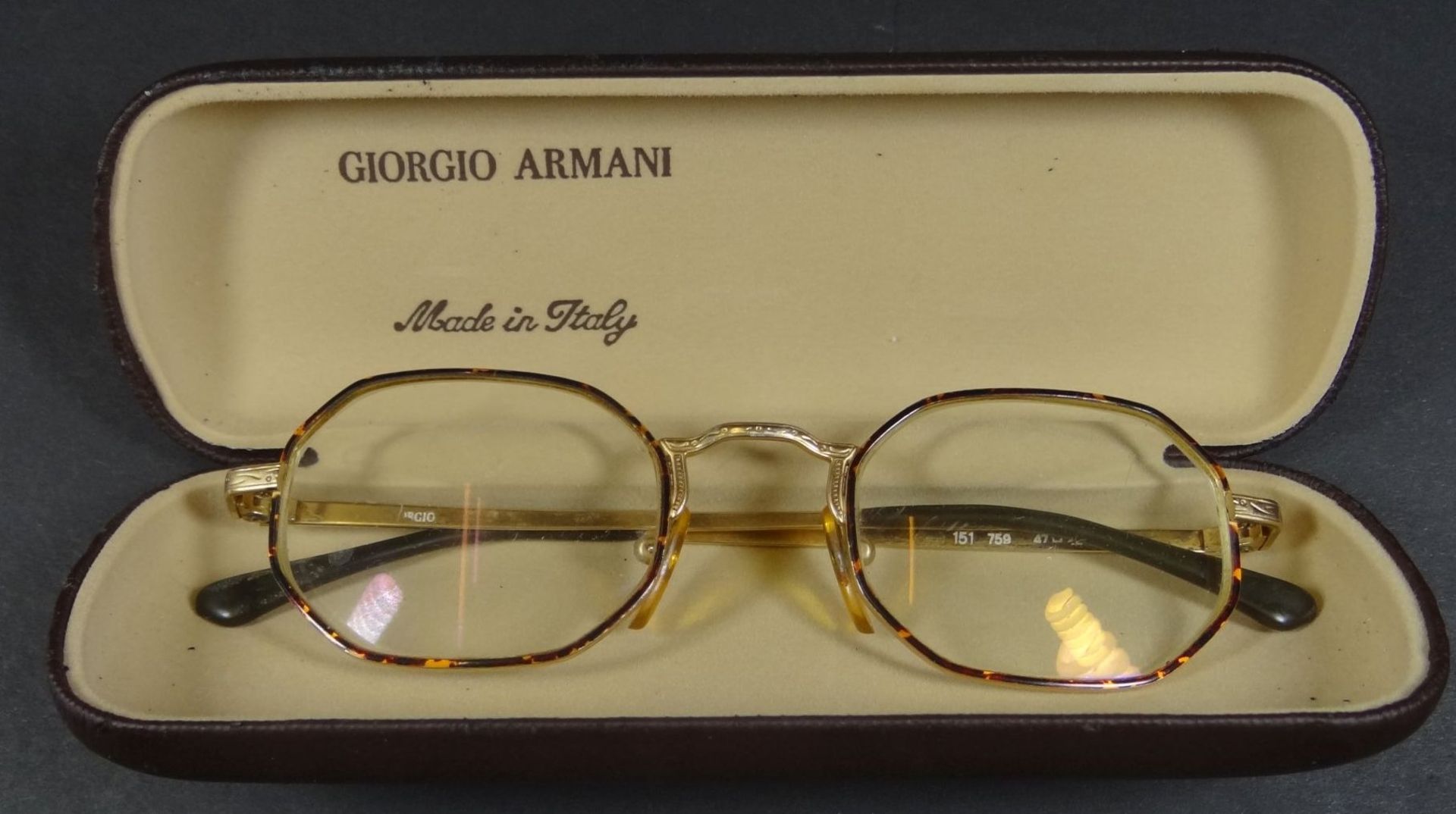 Brille in Etui "Giorgio Armani", Alters-u. Gebrauchsspuren