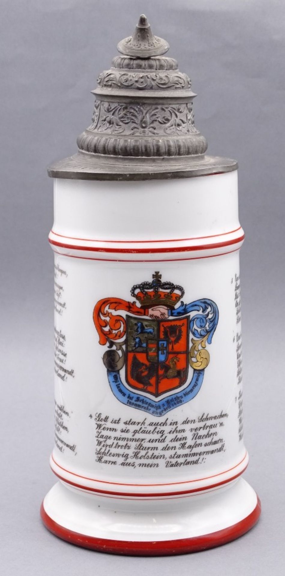 Porzellan Bierkrug mit Zinndeckel,datiert 1906,mit Schleswig Holstein Wappen und 7 Strophen,im Boden - Image 2 of 5