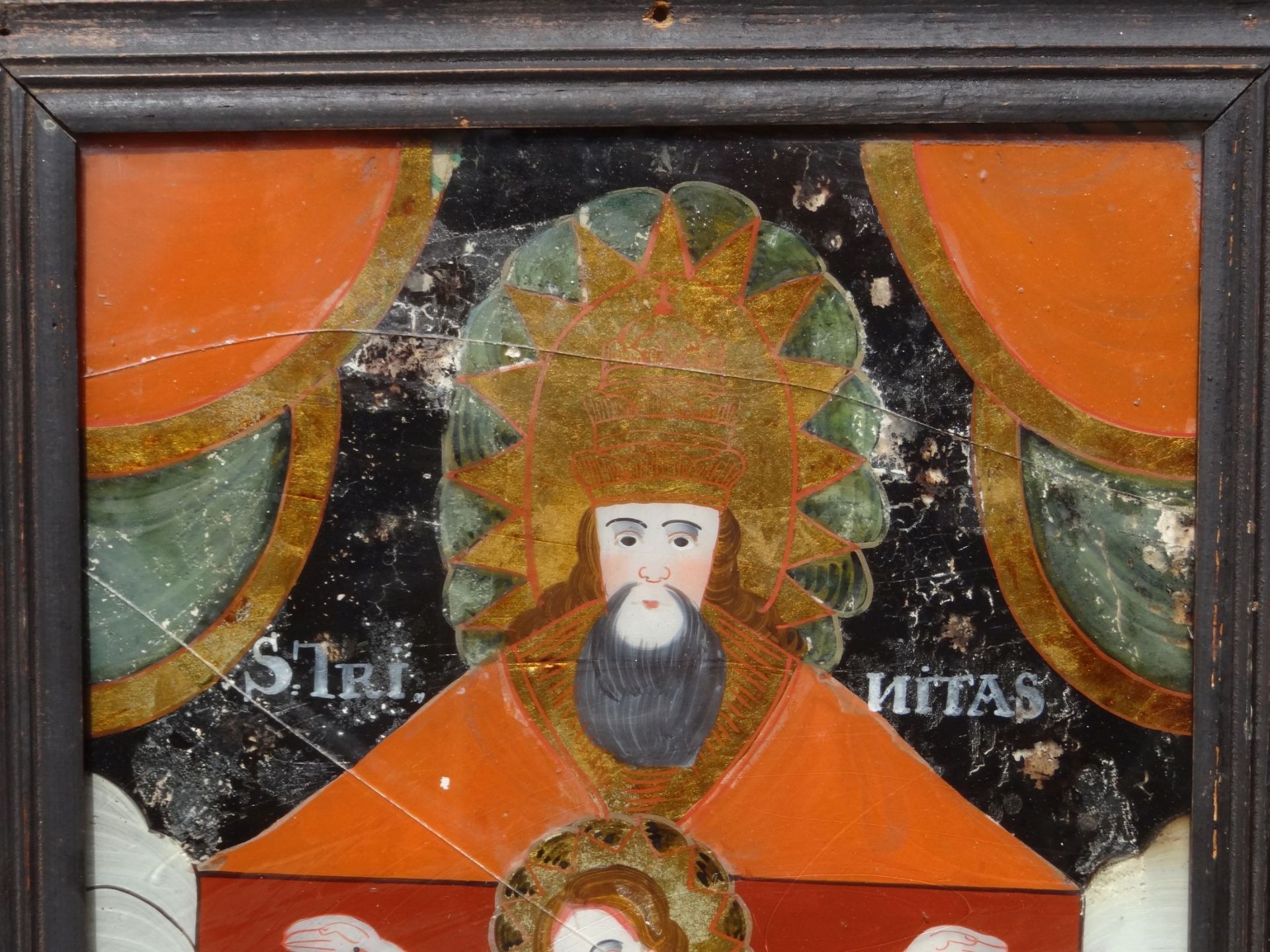 Ikonen-Glasmalerei "S. Trinitas" gerahmt, untere Glasplatte gerissen, obere unbeschädigt, RG 48x38 - Image 4 of 6