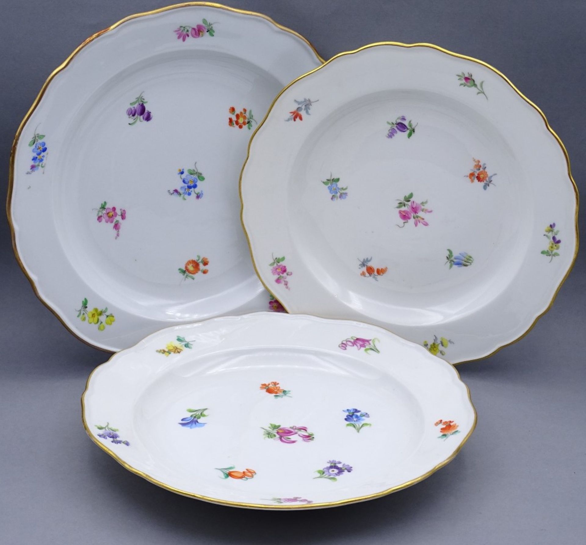 3x Teller "Meissen",Streublümchen Dekor,vor 1900,d-19,5-21cm,Schwertermarke,1.Wah"""" - Bild 2 aus 4