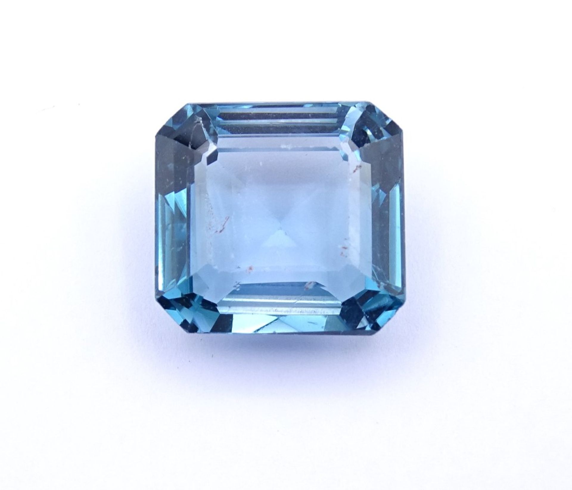 Blautopas, 20,5ct., 15,6x15,0x7,9mm