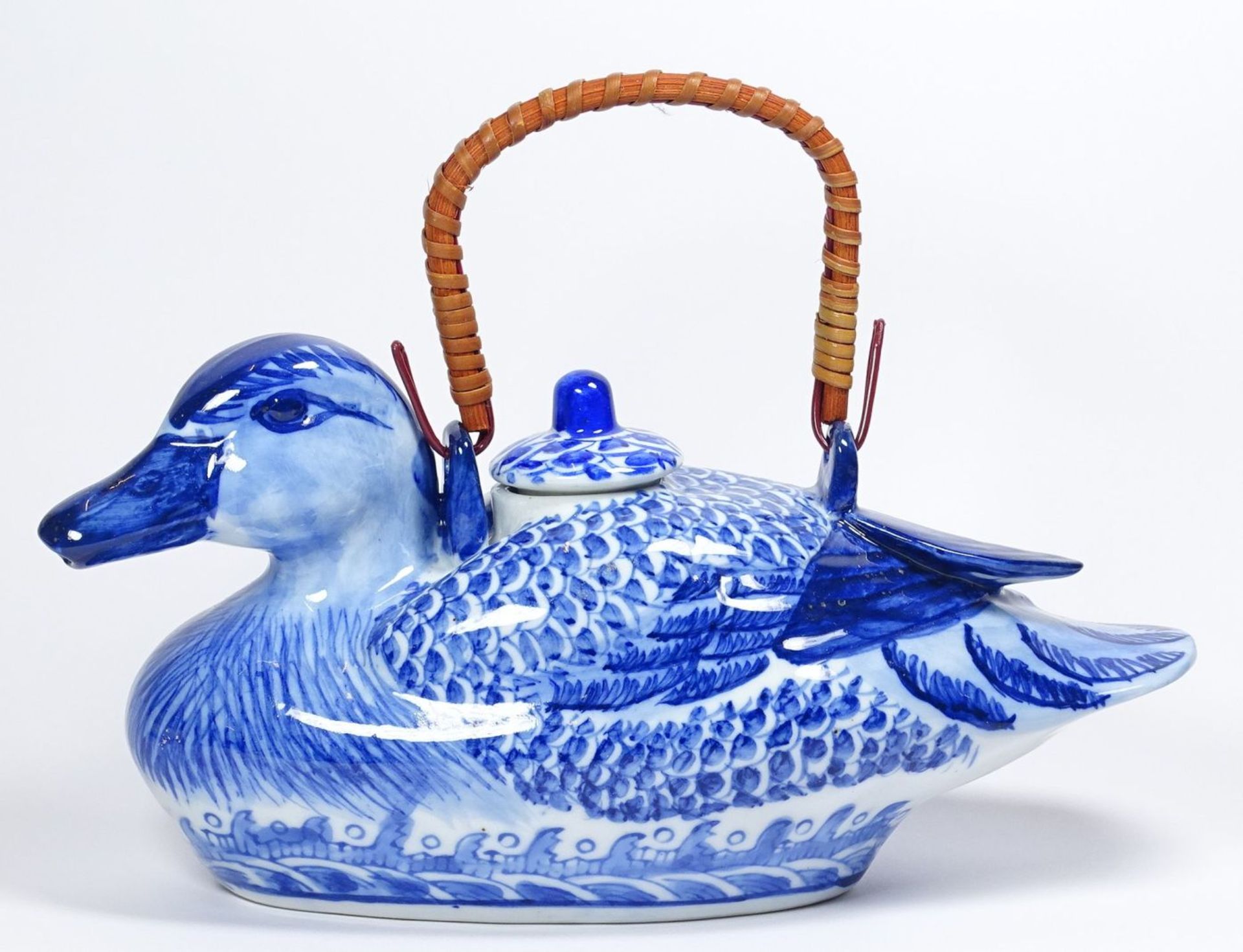Teekanne in Entenform, Blaumalerei, China, H-18 cm, L-23 cm