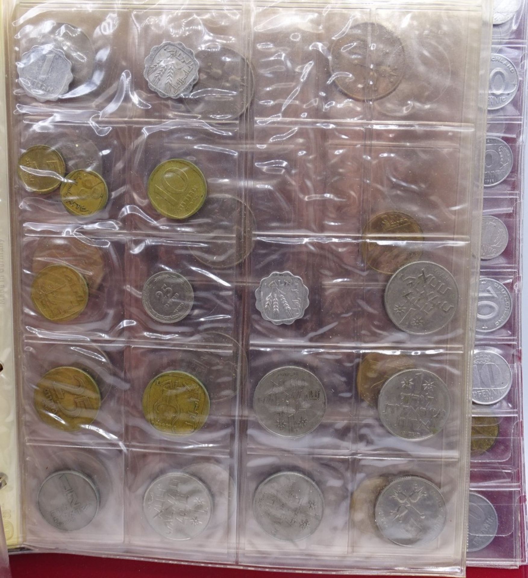 Zwei Münzalben voll mit Münzen aus aller We - Bild 7 aus 10