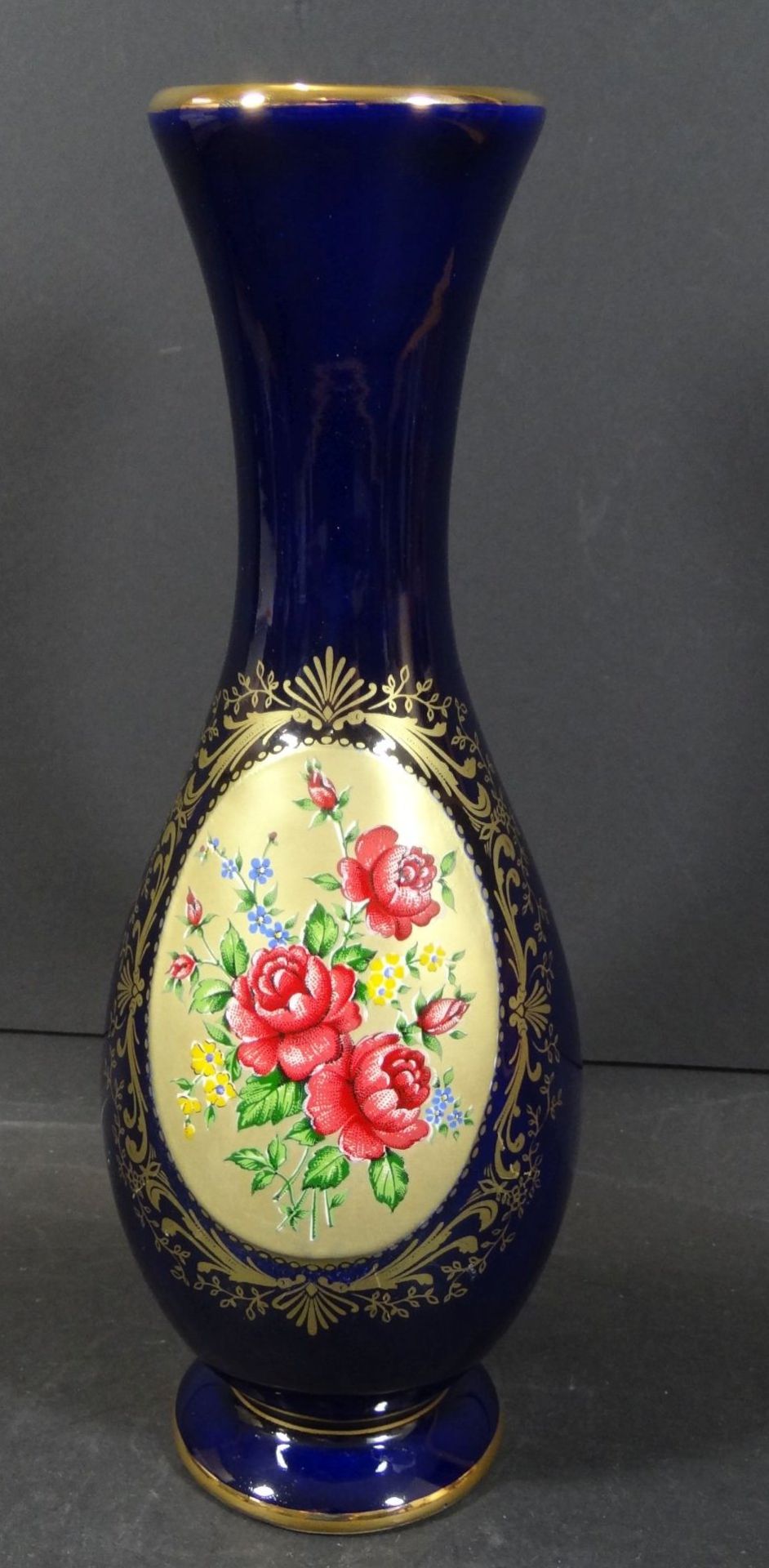 4x div Vasen mit Kobalt/Gold und Blumenmalerei, H-23 bis 26 cm, - Bild 10 aus 10