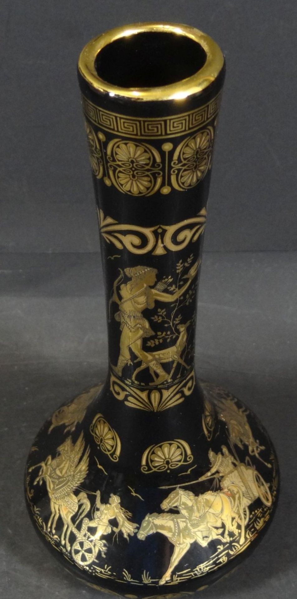 Henkelvase mit antikis. griechischen Motiven bemalt, H-20 cm - Bild 3 aus 5