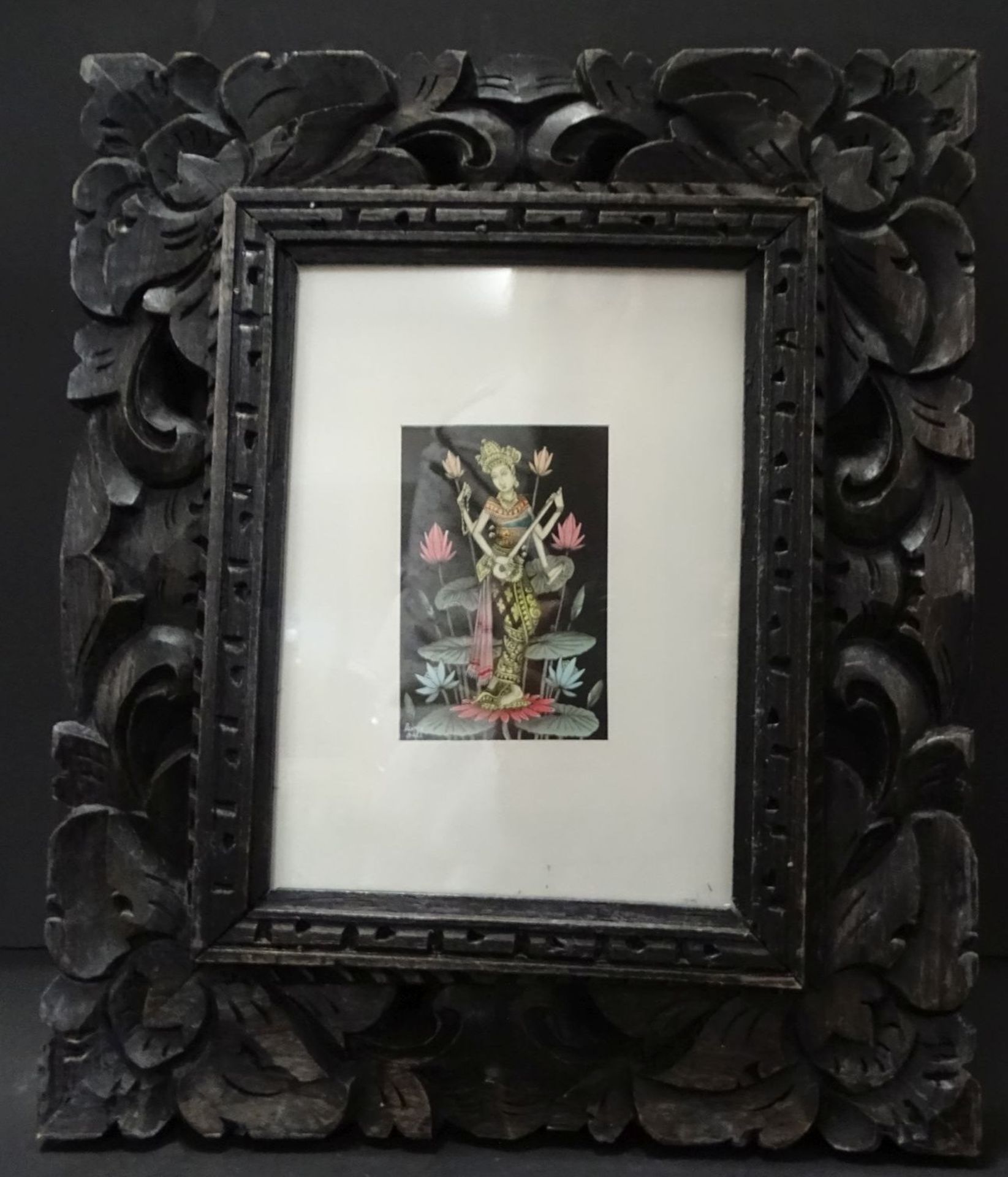 Miniaturbild, 4 armige Göttin mit Sitar, 9x6 cm, Bali, in geschnitzten Rahmen/Glas, RG 30x25 c - Bild 4 aus 6