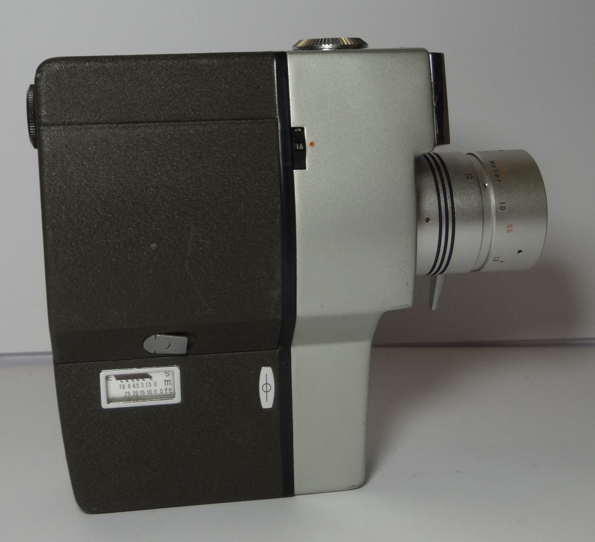 Cinemax 8III E Compactzoom Doppel 8 Filmkamera mit 1.8/12-30mm zoomoptik - Bild 3 aus 6