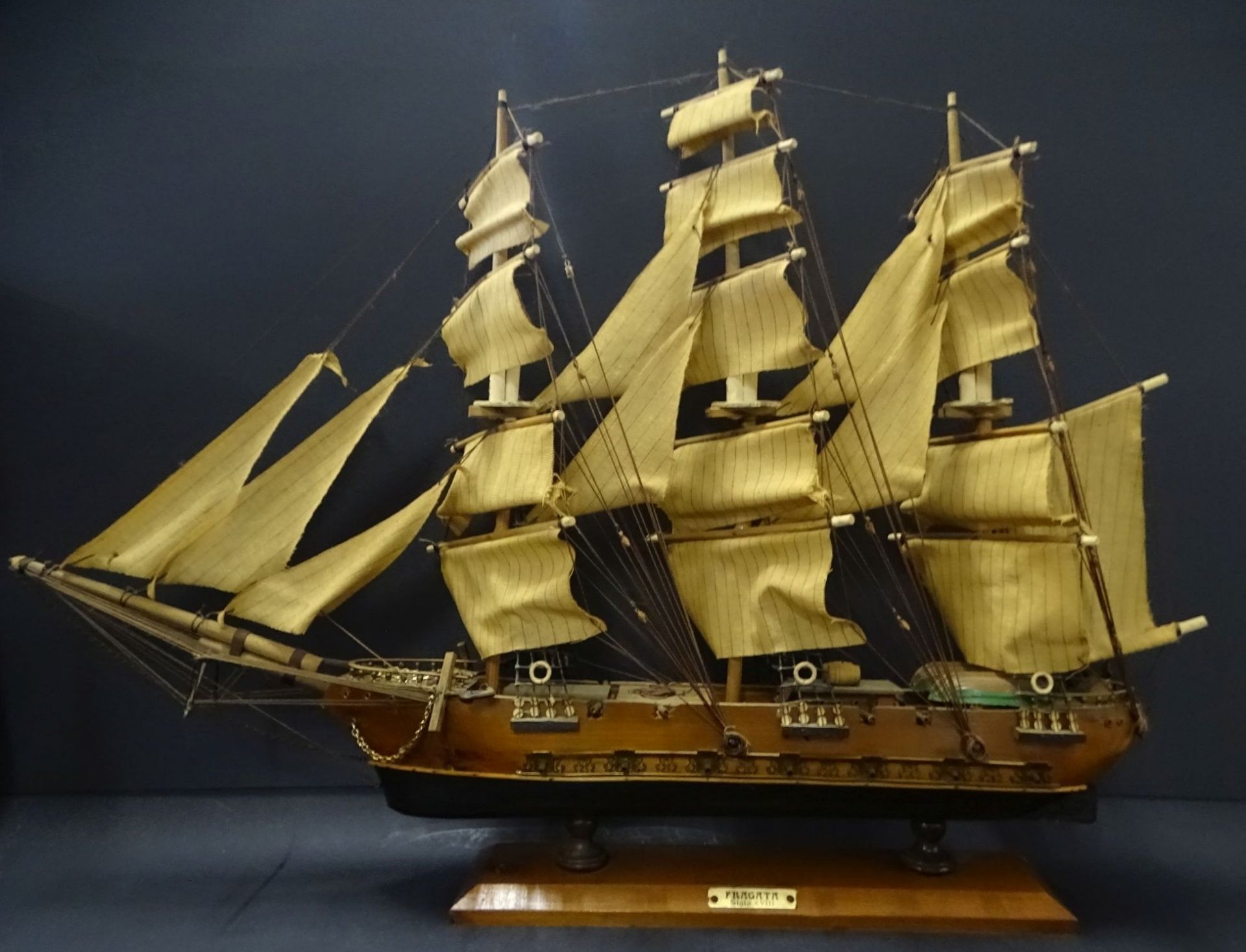 Segelschiffmodell "Fregatte Siglo XVIII", H-52 cm, L-72 cm
