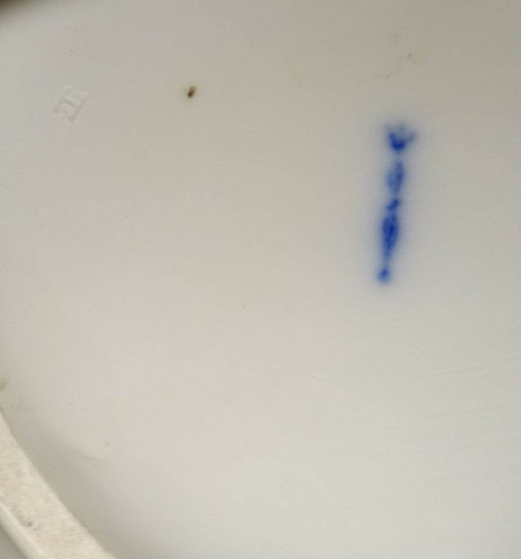 gr. Vase "KPM" Berlin, blaue Zeptermarke, weiss, H-33 cm - Image 5 of 5