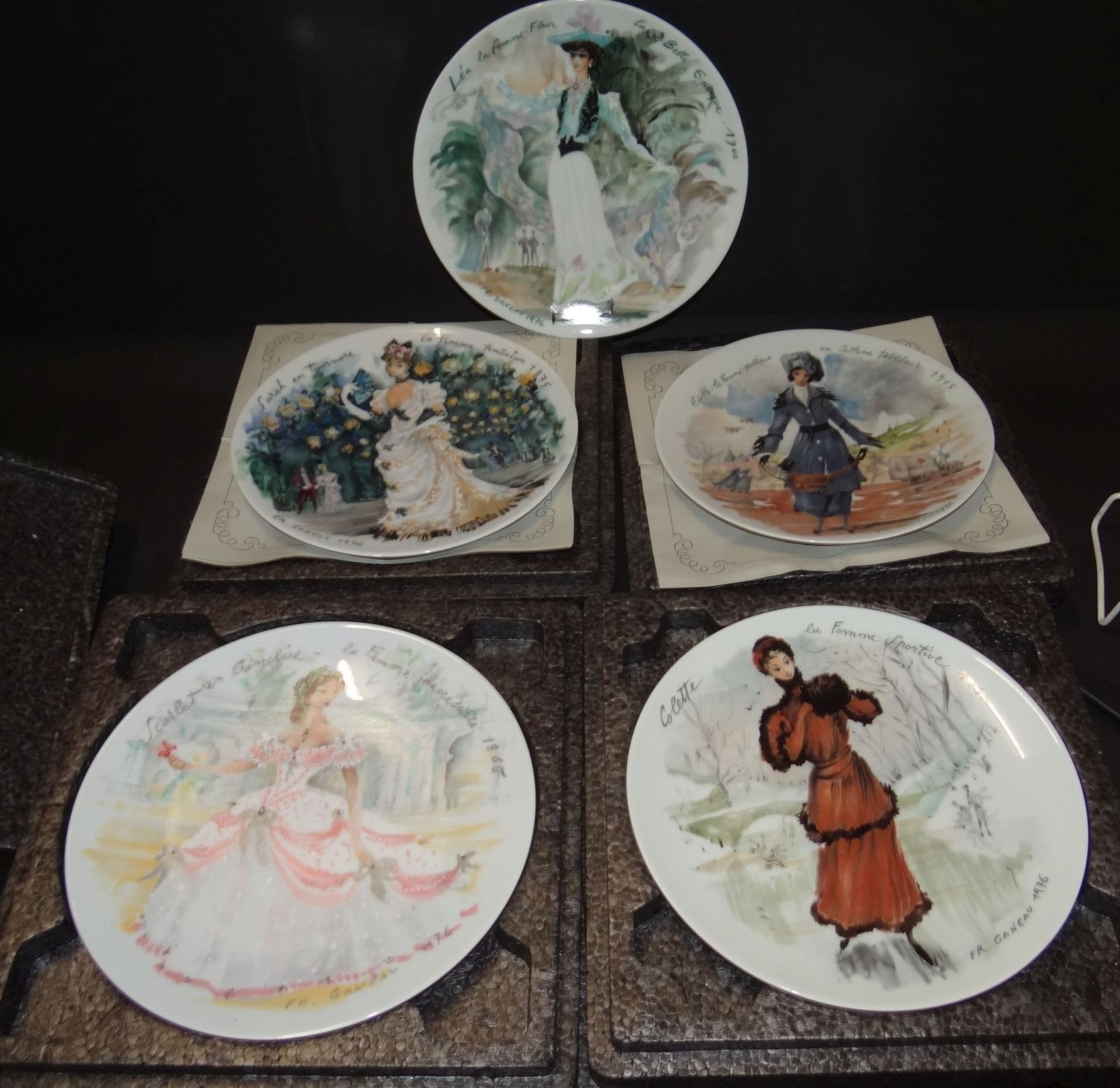 5 Wandteller "Limoges" Les femmes de siecle-1875! limitiert, in OVP tw. mit Expertise, D-21,5 cm,