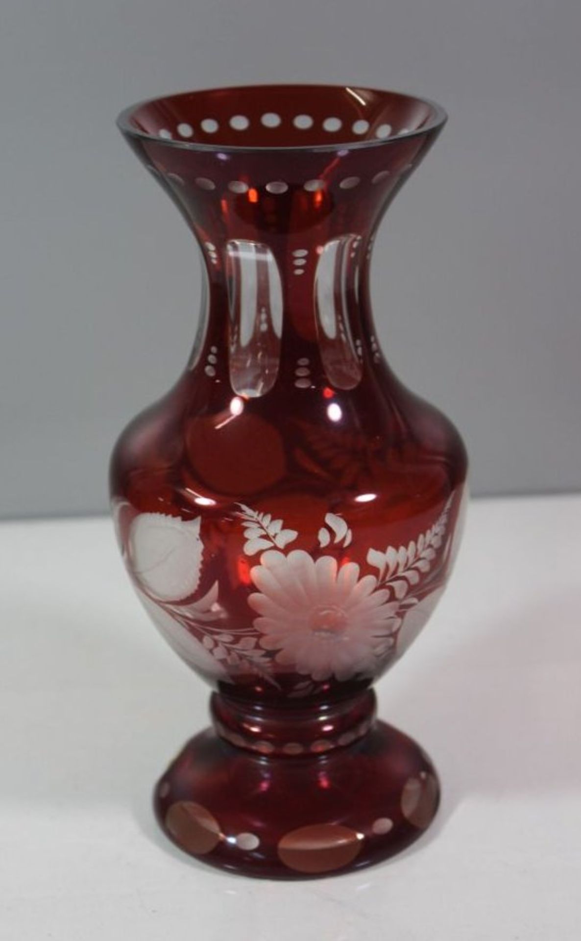 Vase, rot überfangen, Egermann Schliff, Böhmen, H-22 cm - Bild 3 aus 3