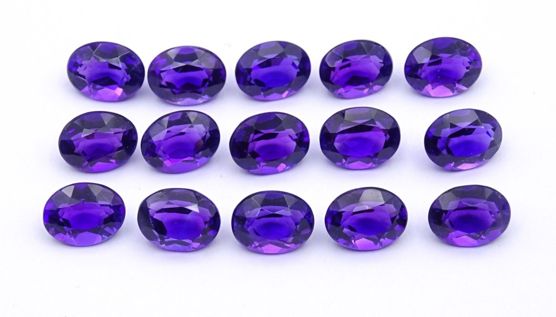 Konvolut dunkler Amethyste,zus.26,6ct. - Bild 2 aus 4