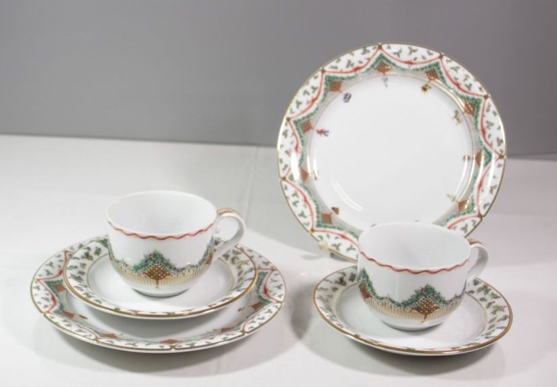 2x kompl. Gedecke, Royal Copenhagen, Christmas Joy, Tasse H-6cm.