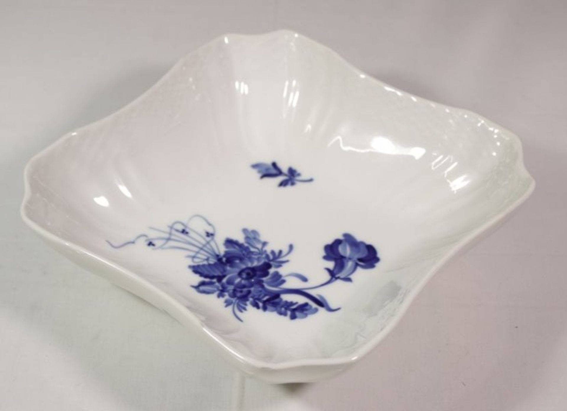 Gemüseschale, Royal Copenhagen, blaue Blume, H-6 cm B-21 cm. - Bild 2 aus 2