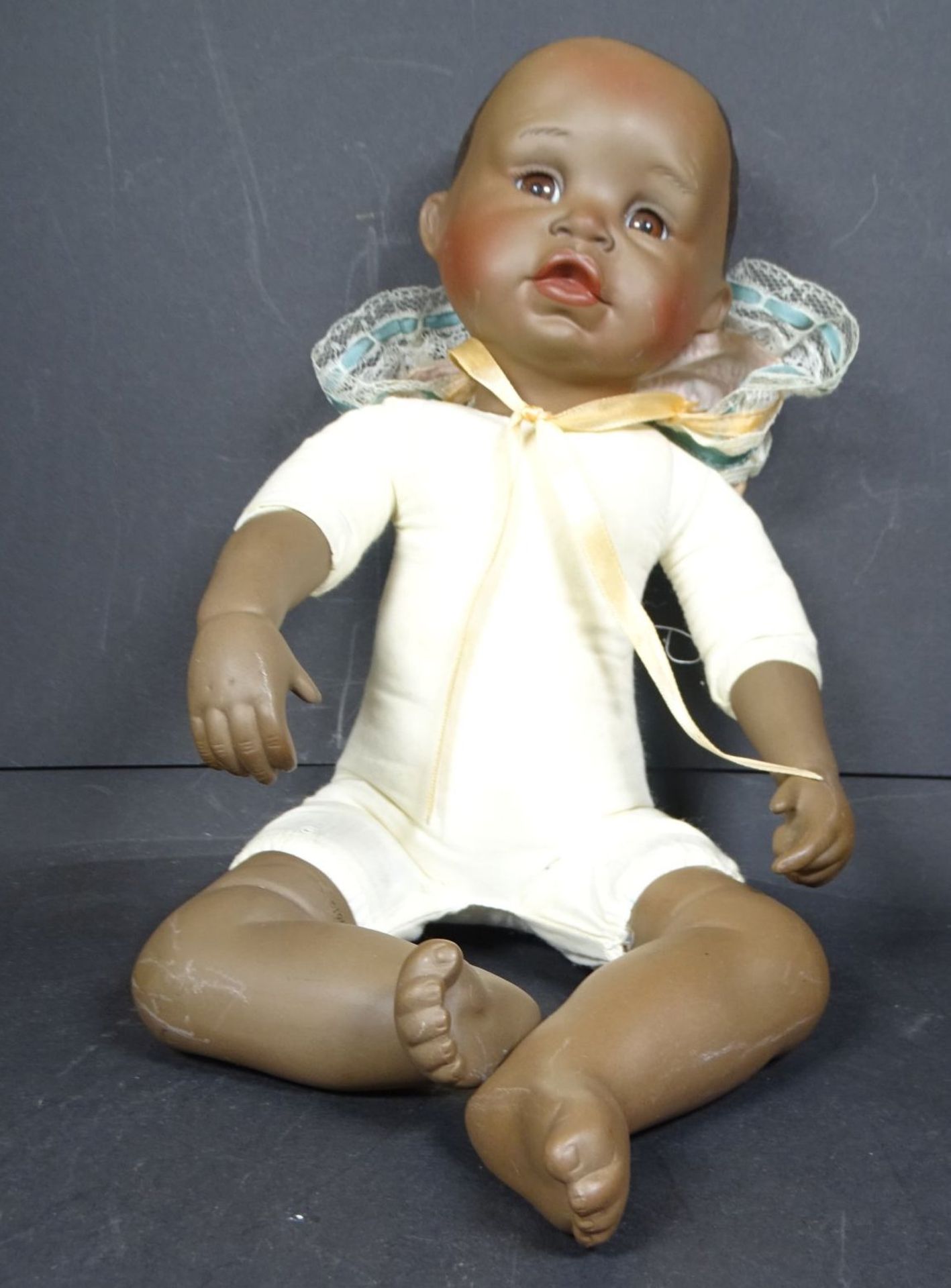 Yolanda Bello Schwarzen-Babypuppe, H-23 cm, - Image 4 of 7