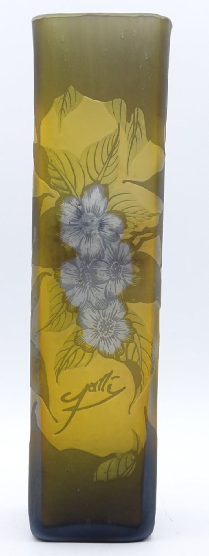 eckige Jugendstil-Vase, sign. Gallè, überfangen und geschnitten, H-24,5 cm, 6x6