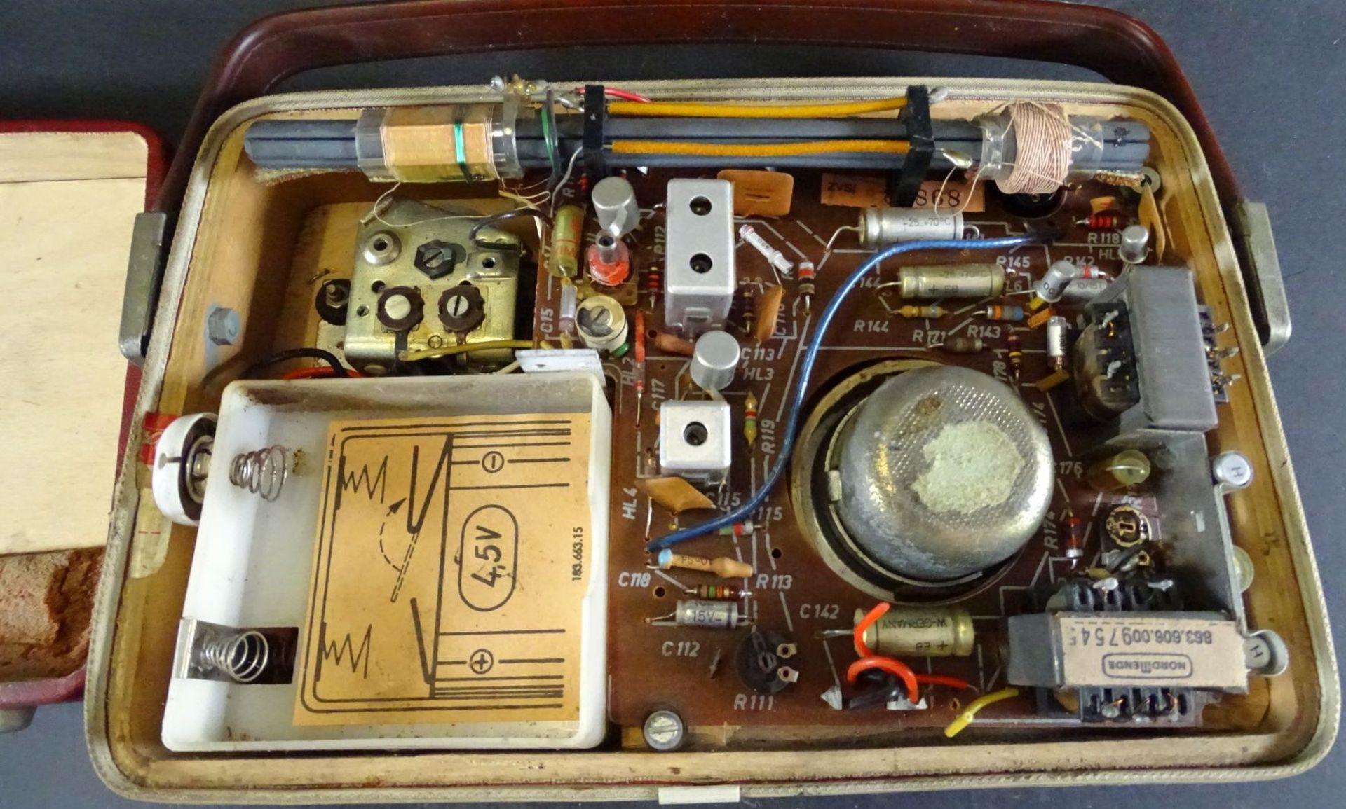 Transistorradio "Nordmende" Mambino, 50-er J., Alters-u. Gebrauchsspuren, Funktion nicht geprüft, - Bild 8 aus 9