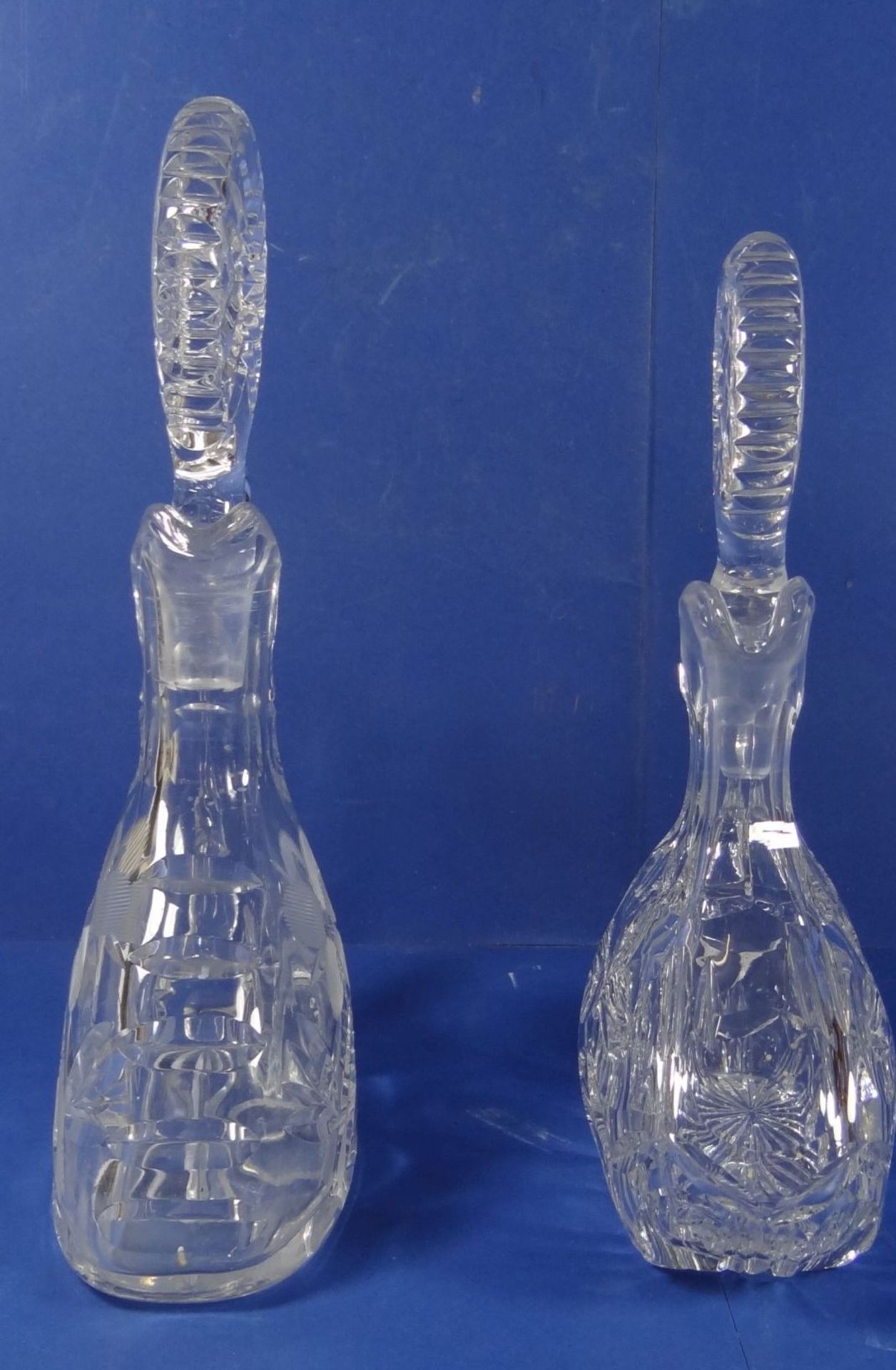 2x kl. Kristall-Henkelkaraffen, beschliffen, H-20 und 18 cm - Bild 3 aus 3